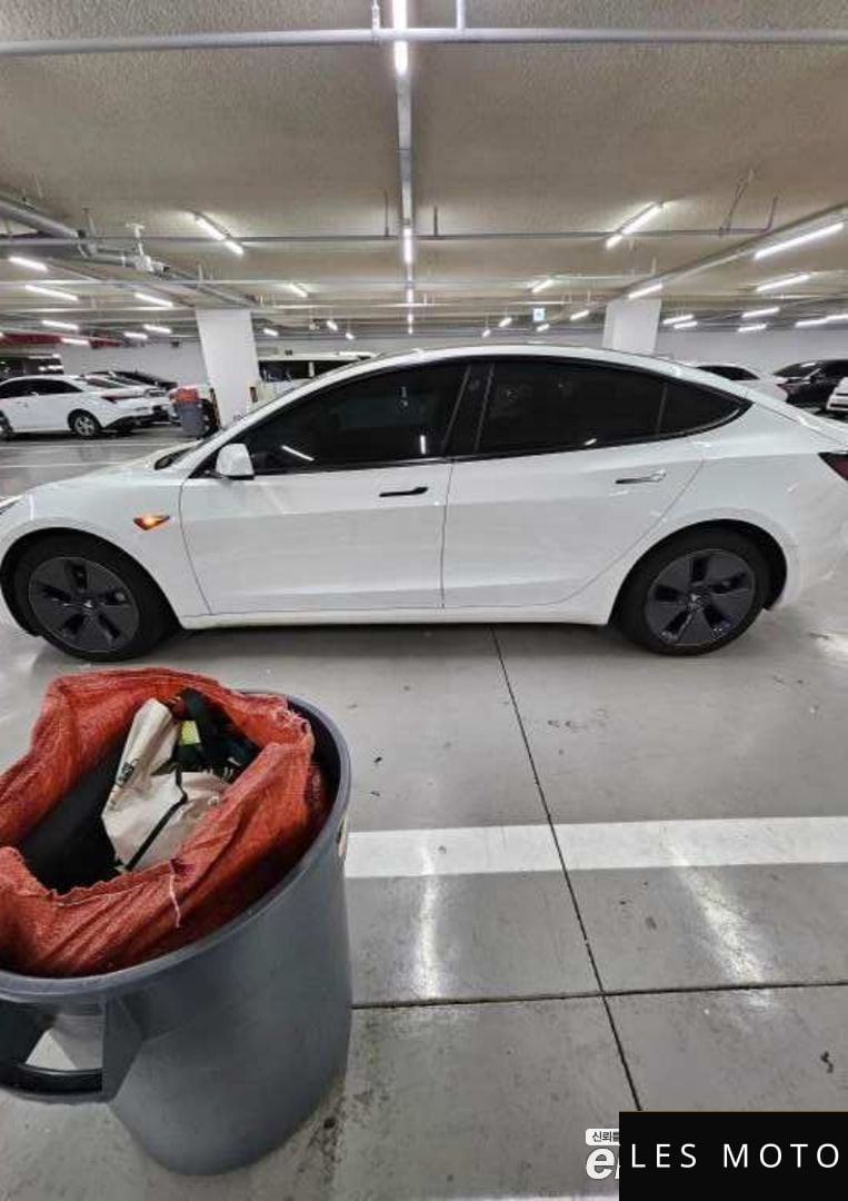 Tesla Model 3 2022 — миниатюра 5