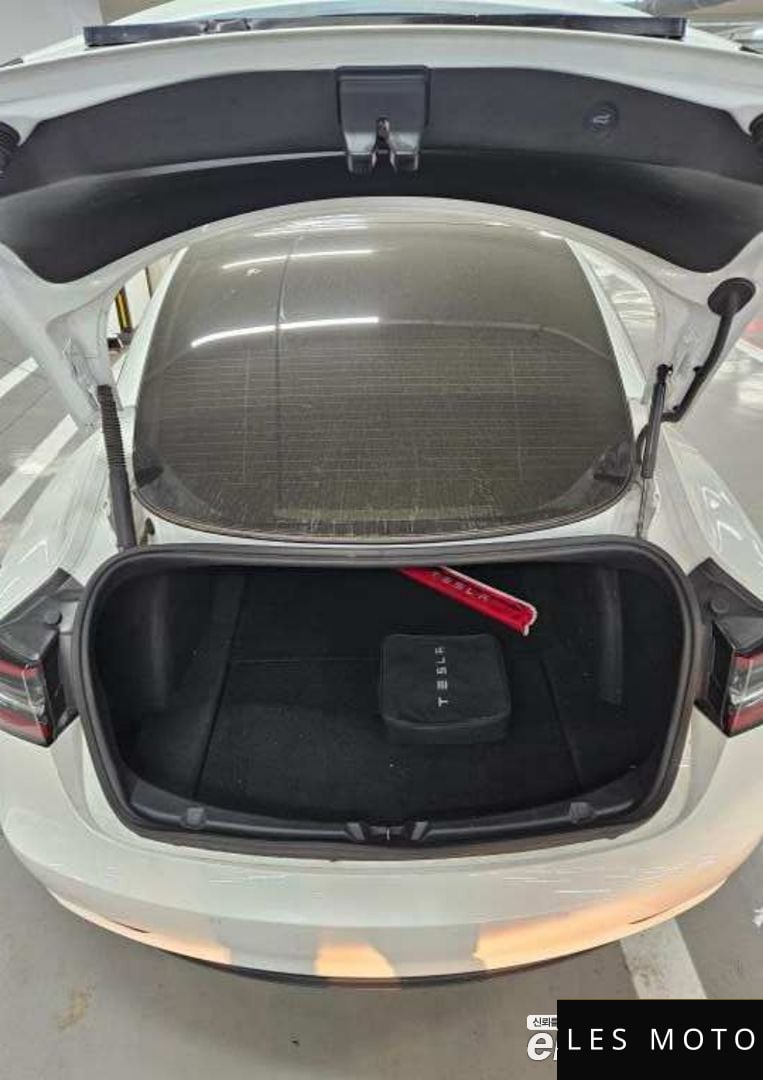 Tesla Model 3 2022 — миниатюра 9
