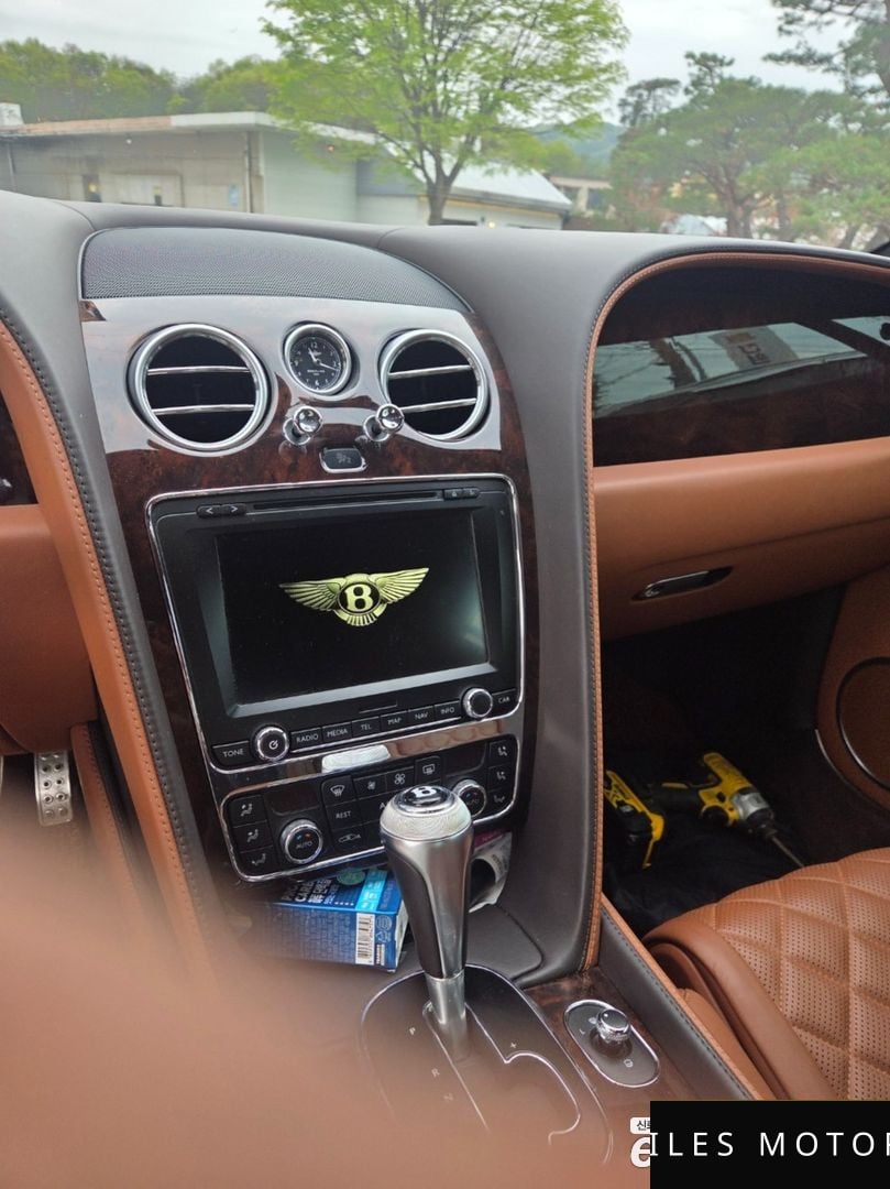 Bentley Continental GT 2016 — миниатюра 8