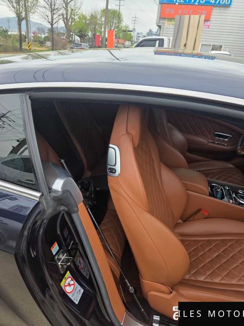 Bentley Continental GT 2016 — миниатюра 12