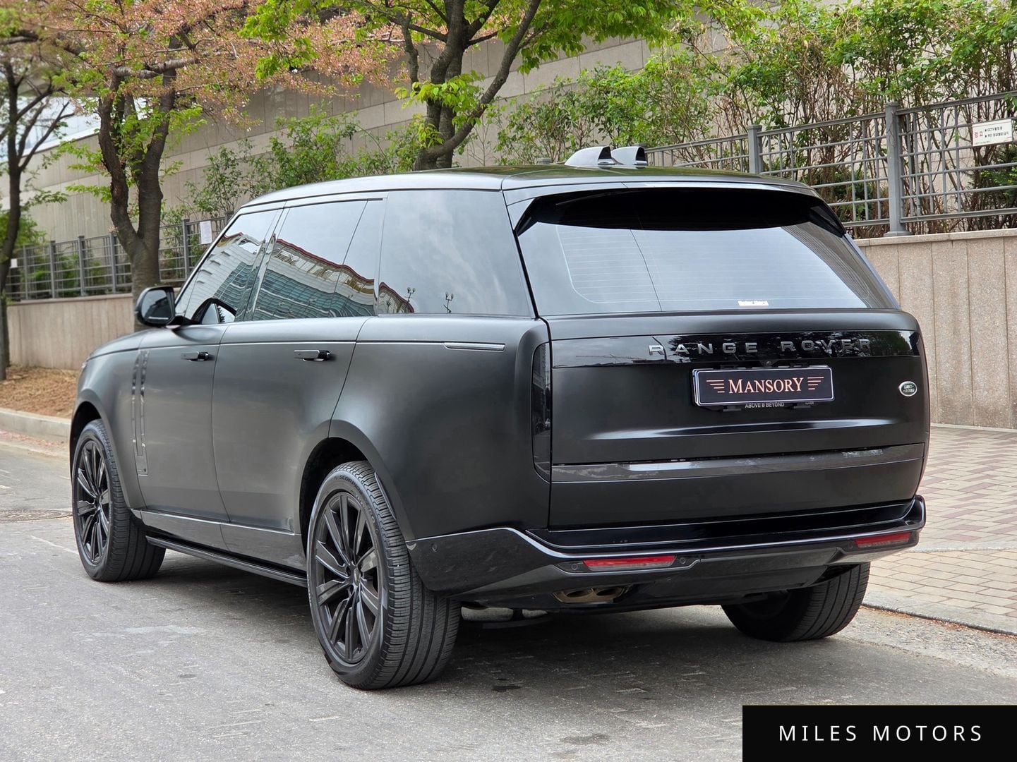 Land Rover Range Rover 2023 — миниатюра 2