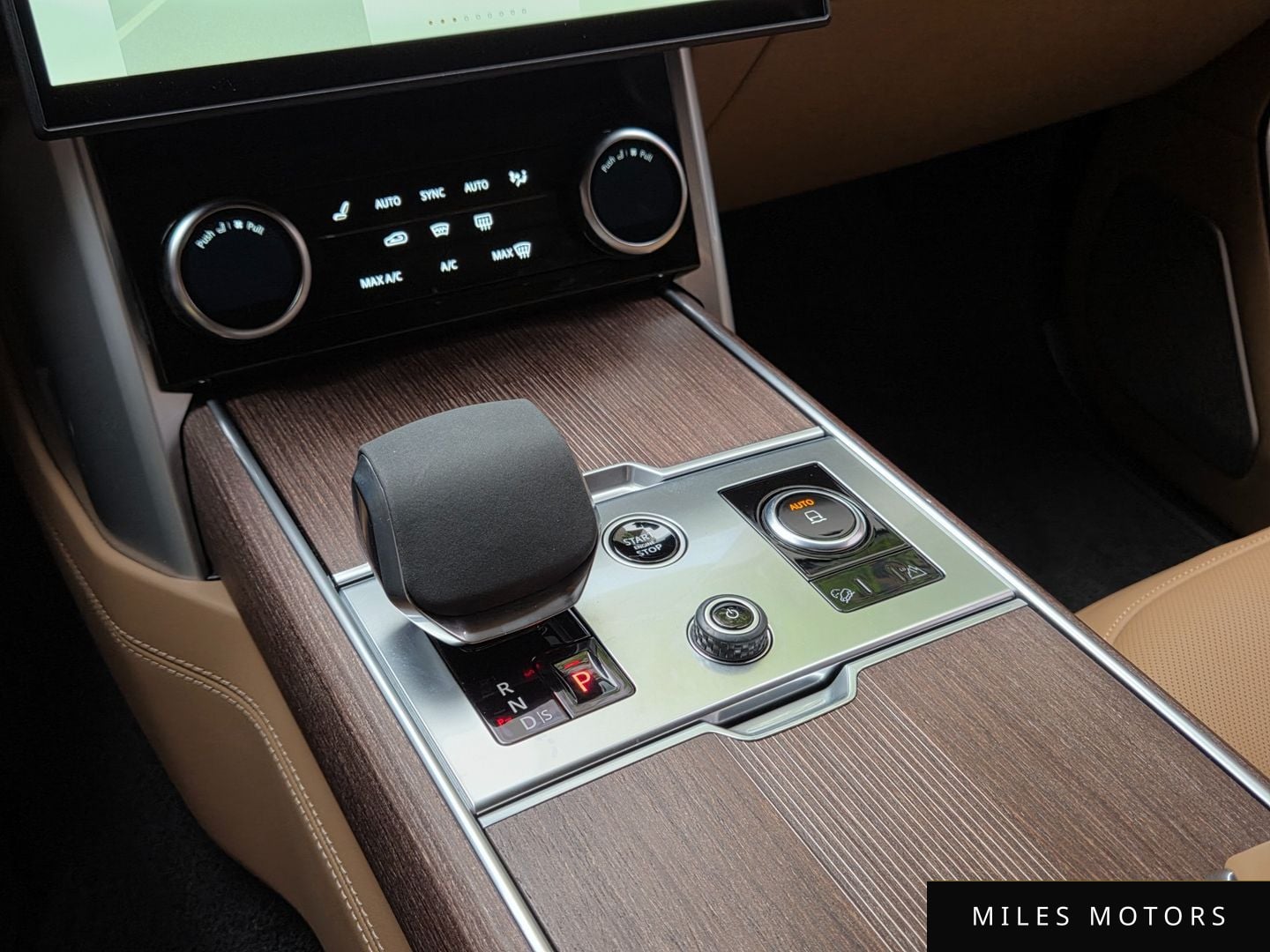Land Rover Range Rover 2023 — миниатюра 9