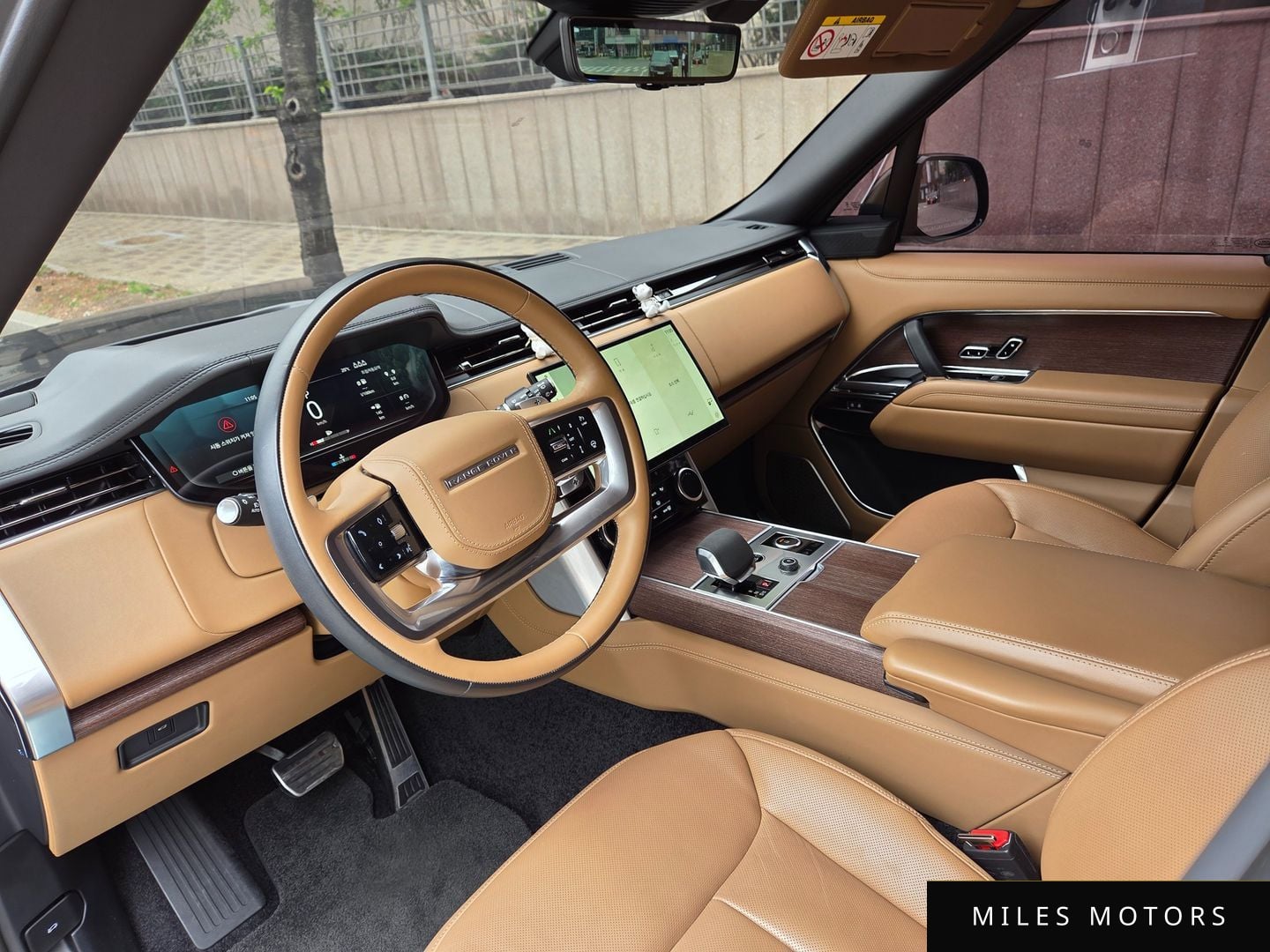 Land Rover Range Rover 2023 — миниатюра 10