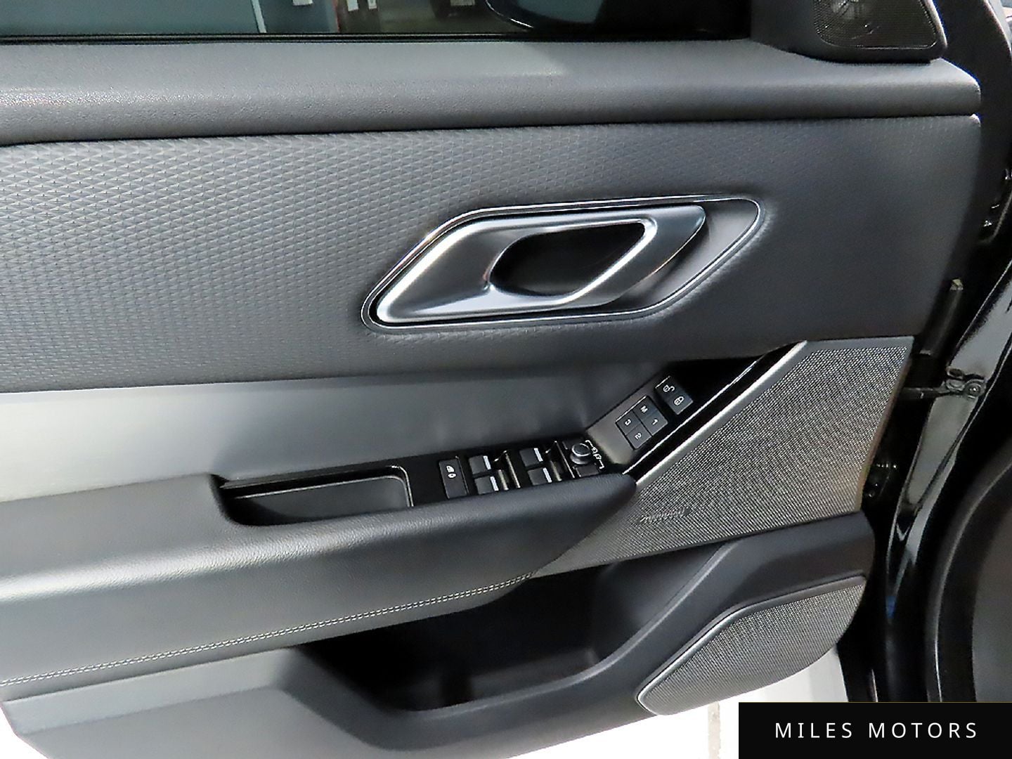 Land Rover Range Rover Velar 2019 — миниатюра 12