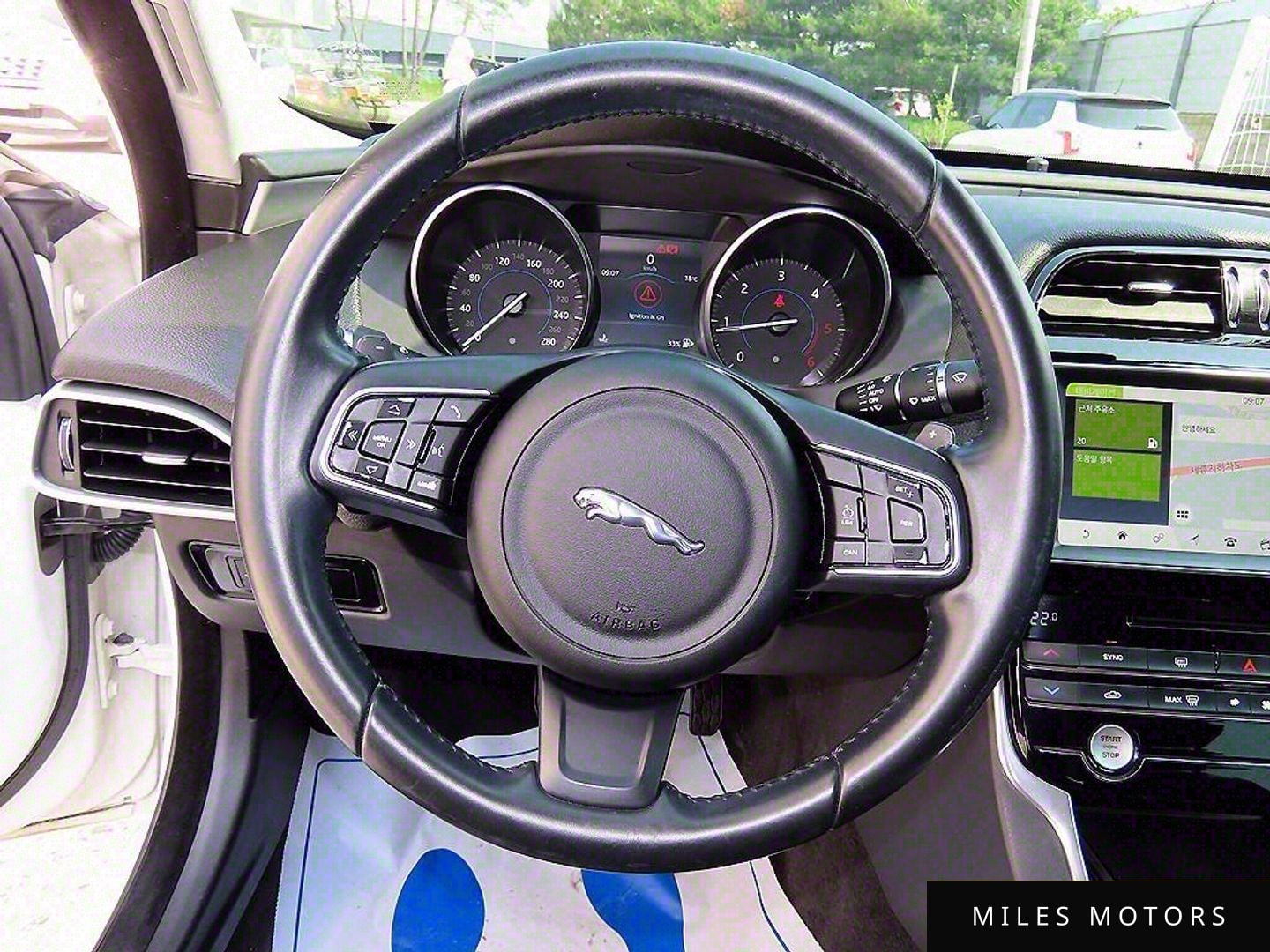 Jaguar XE 2017 — миниатюра 12