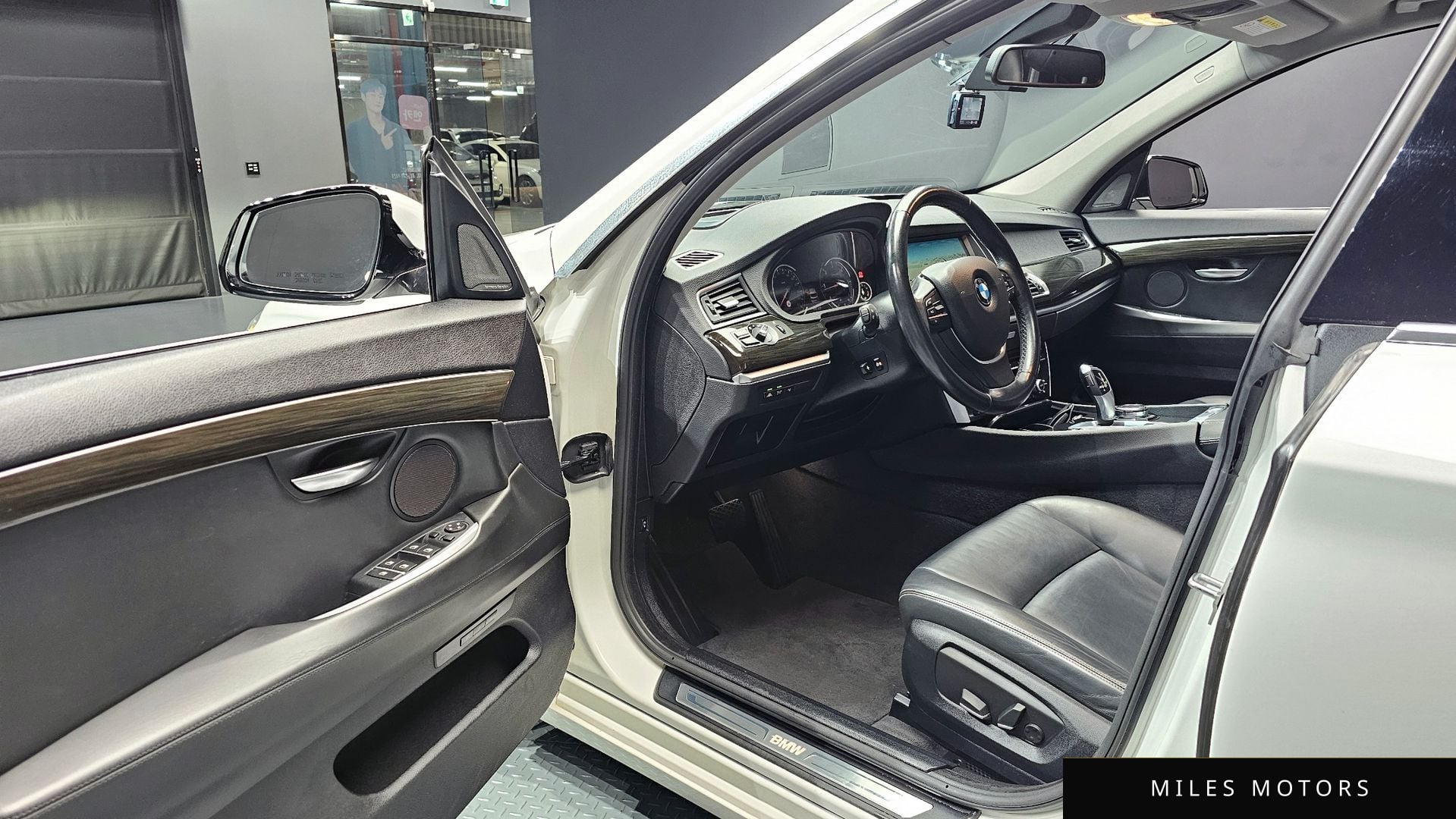 BMW 5 Series GT (F07) 2016 — миниатюра 10