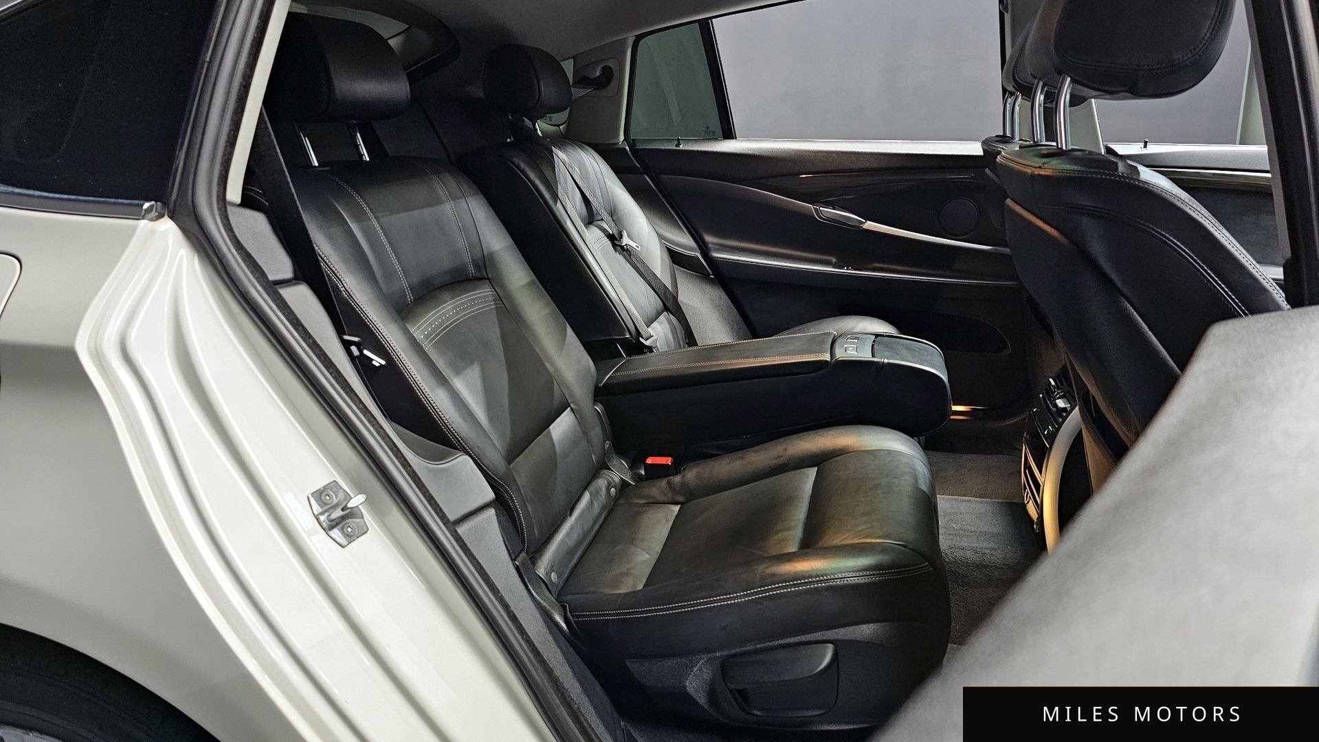 BMW 5 Series GT (F07) 2016 — миниатюра 11