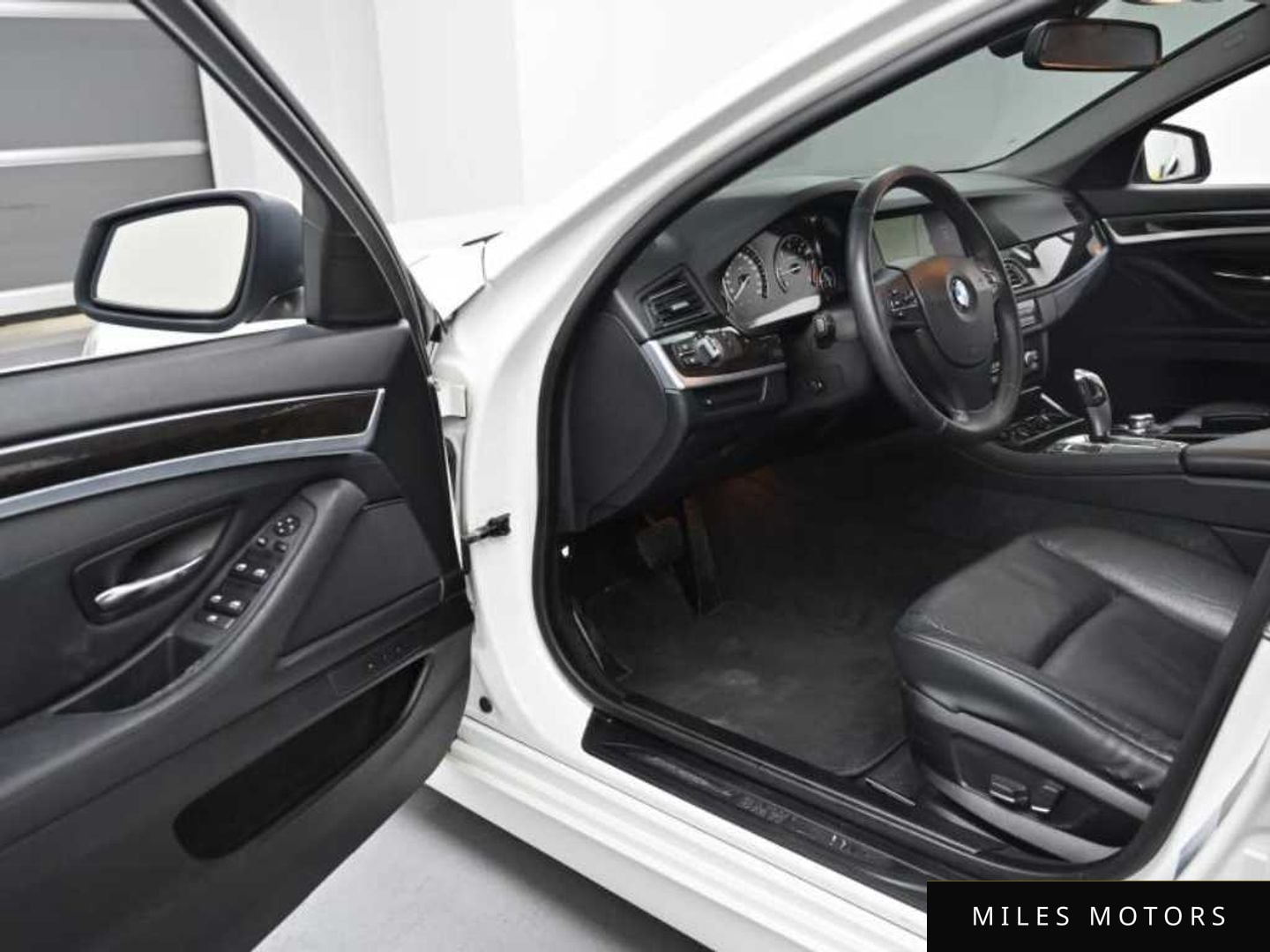 BMW 5시리즈 (F10) 2012 — миниатюра 11