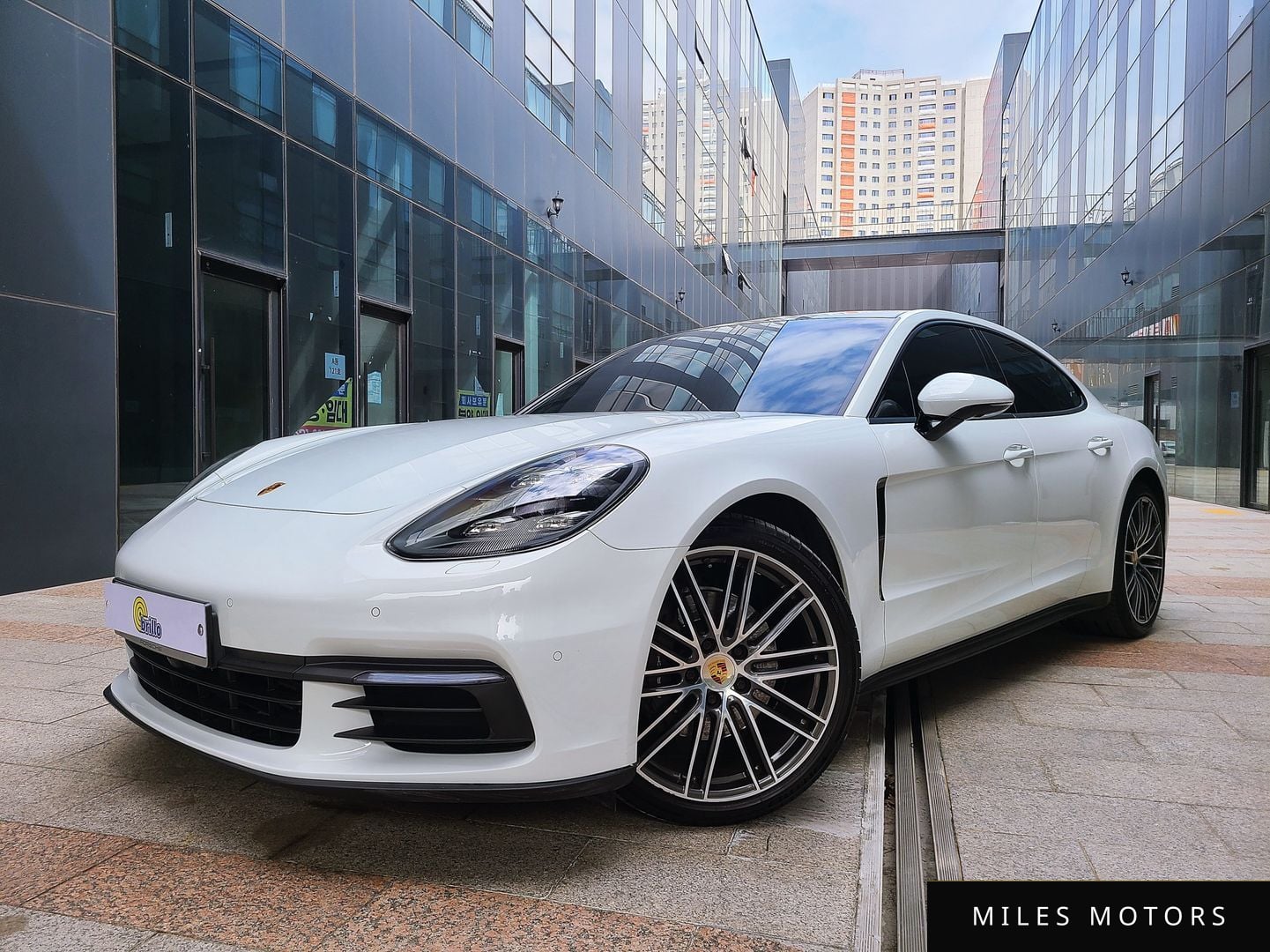 Porsche Panamera 2018 — миниатюра 2