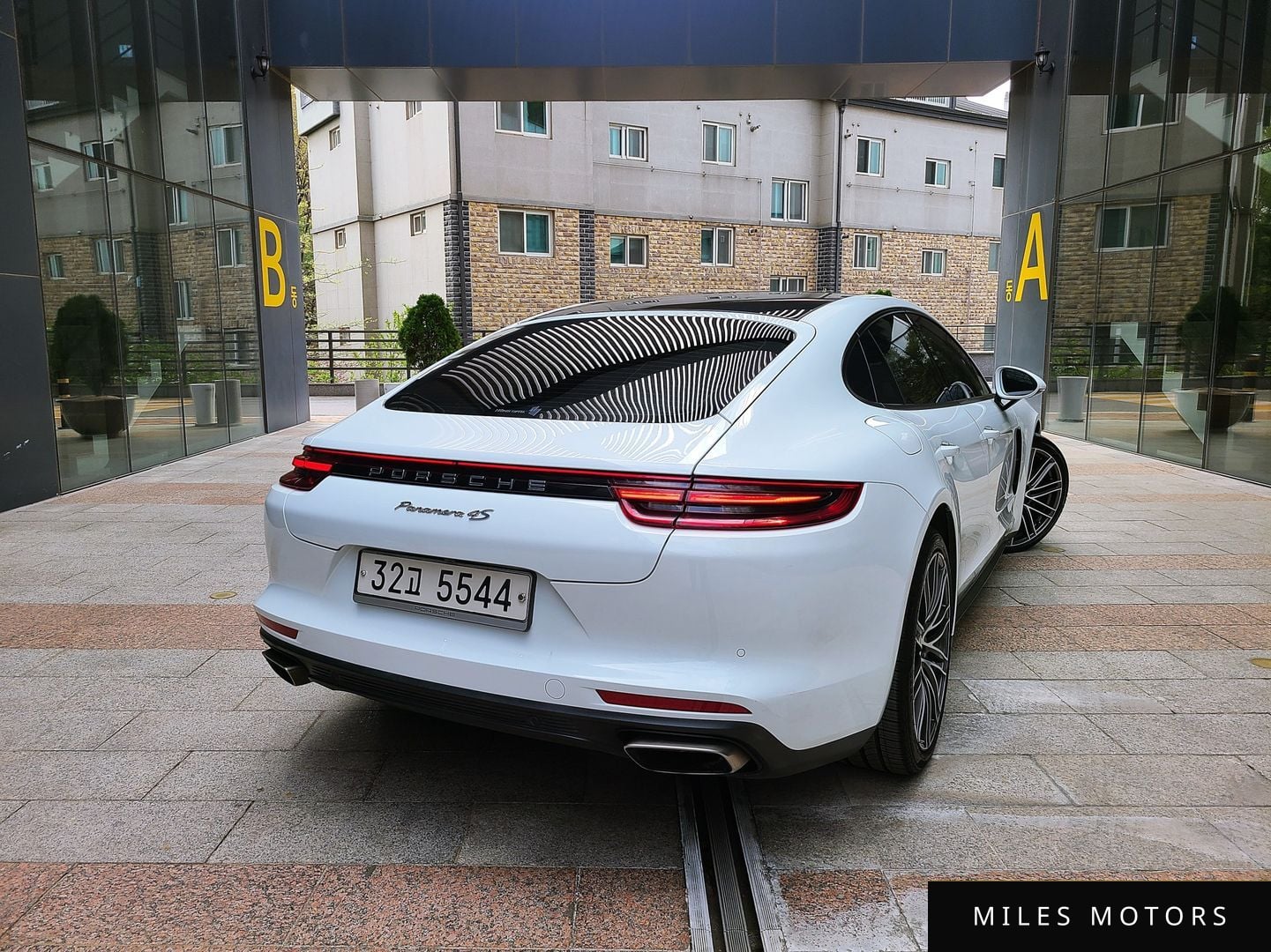 Porsche Panamera 2018 — миниатюра 3