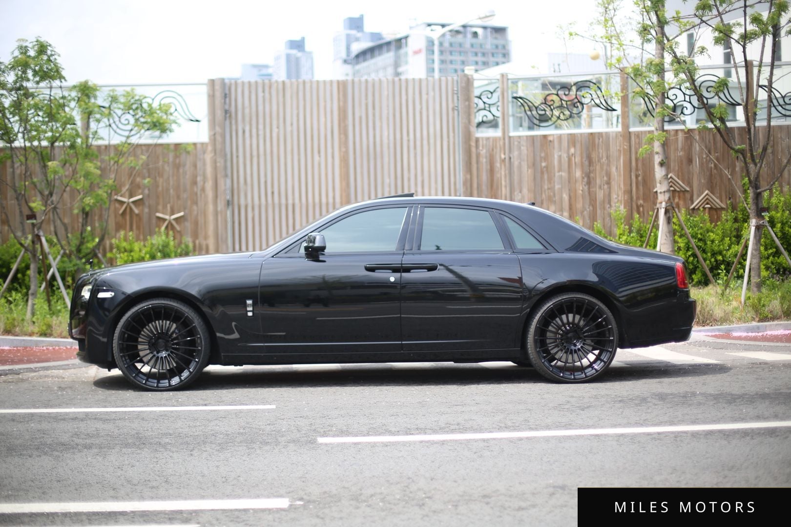 Rolls-Royce 고스트 2016 — миниатюра 2