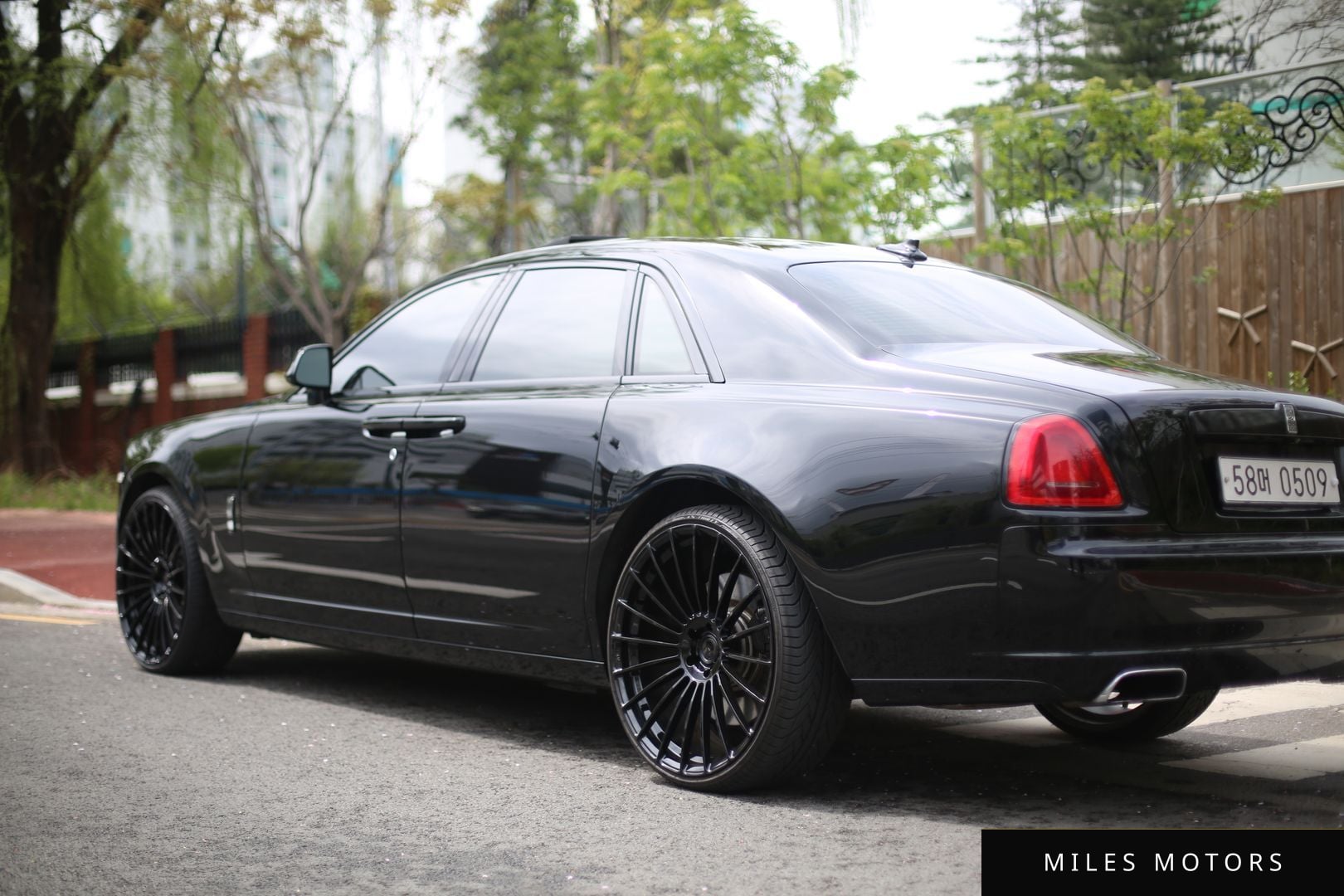 Rolls-Royce 고스트 2016 — миниатюра 3