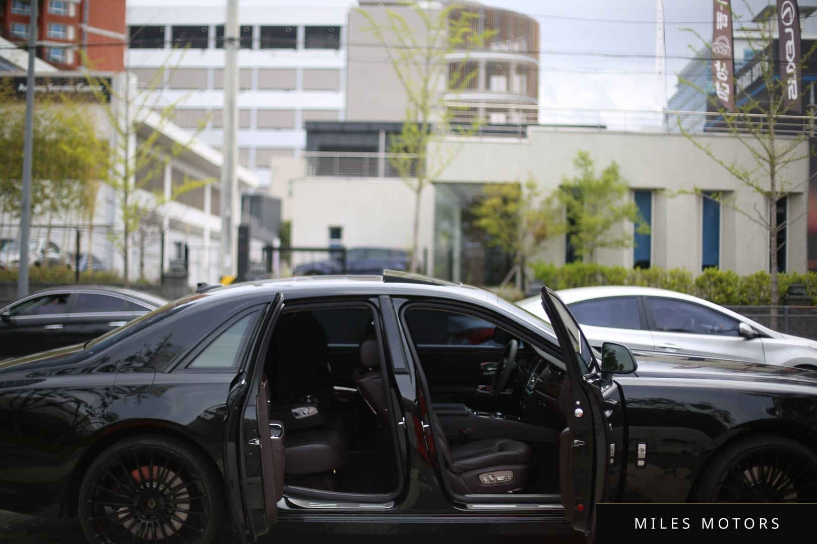 Rolls-Royce 고스트 2016 — миниатюра 6