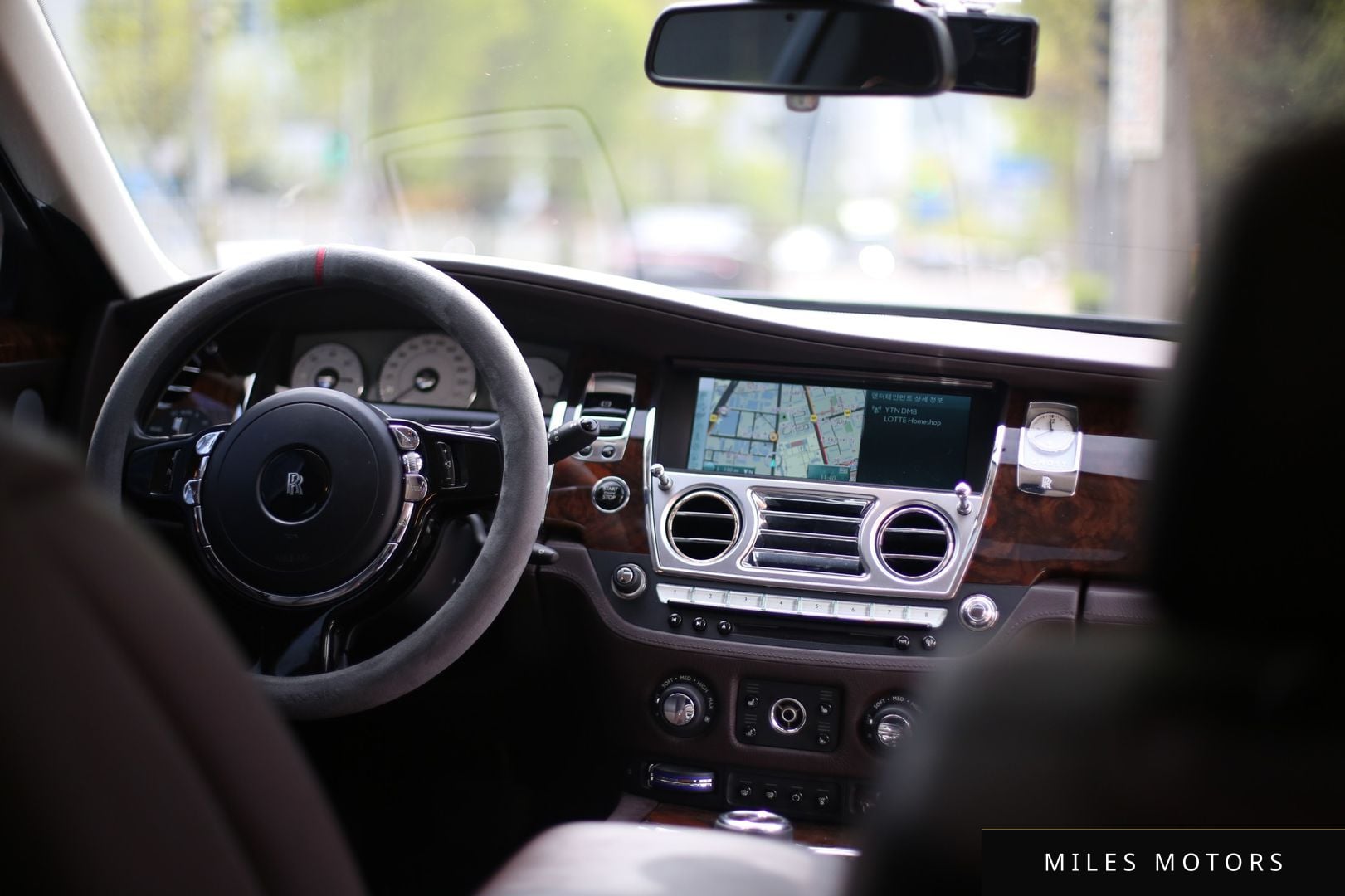 Rolls-Royce 고스트 2016 — миниатюра 7