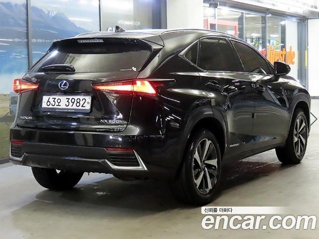 Лексус NX300 2019 — миниатюра 4