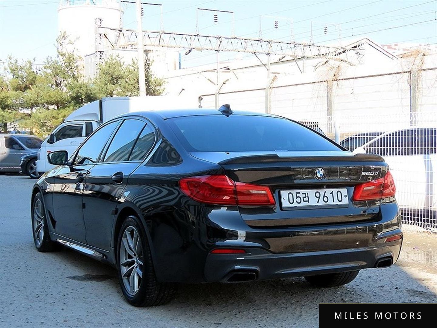 BMW 5 Series (G30) 2017 — миниатюра 3