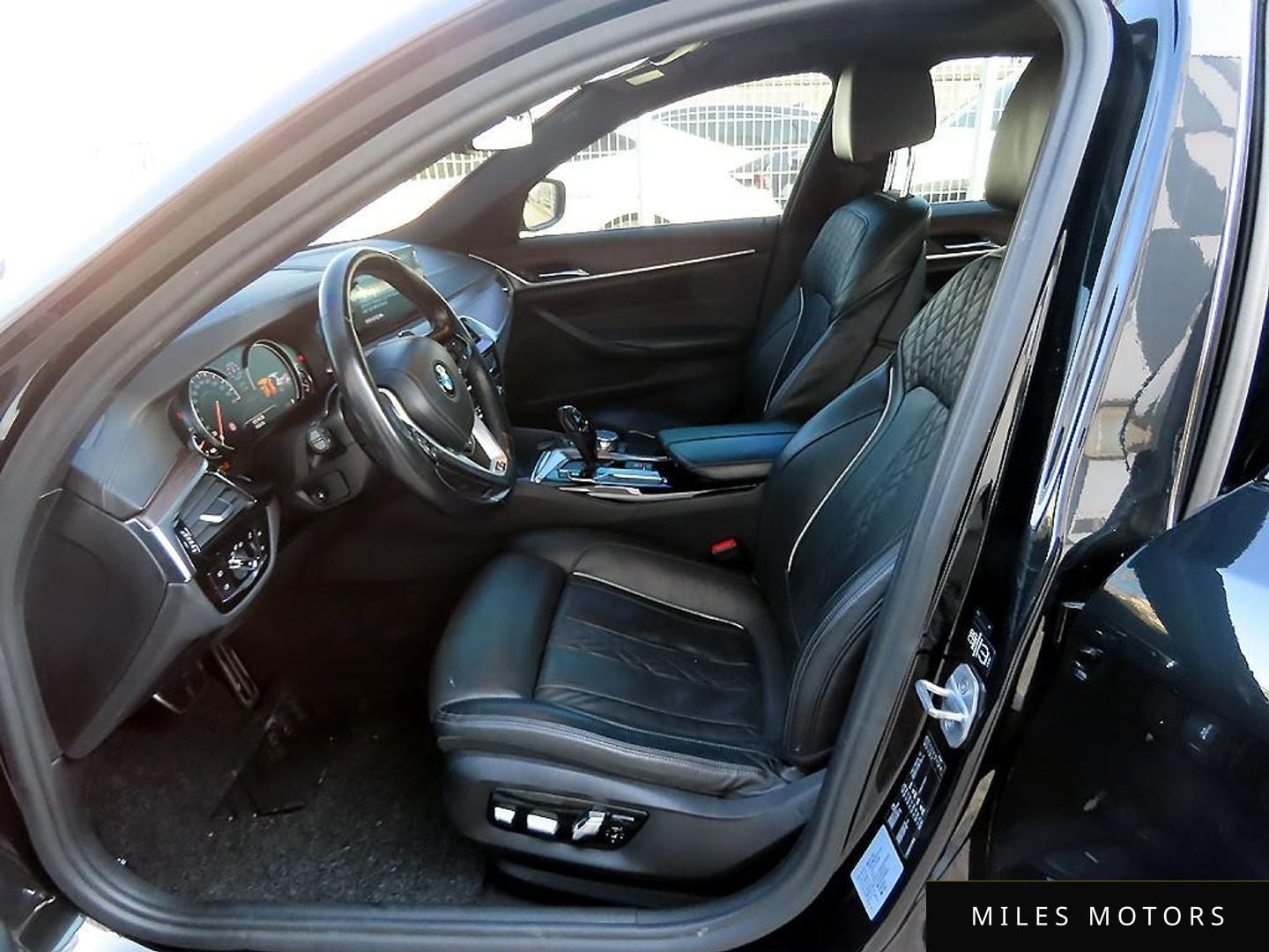 BMW 5 Series (G30) 2017 — миниатюра 5
