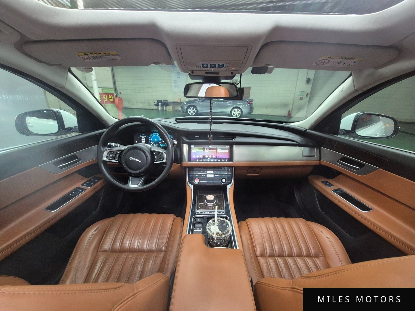 Jaguar XF (X260) 2018 — фото 1 из 12