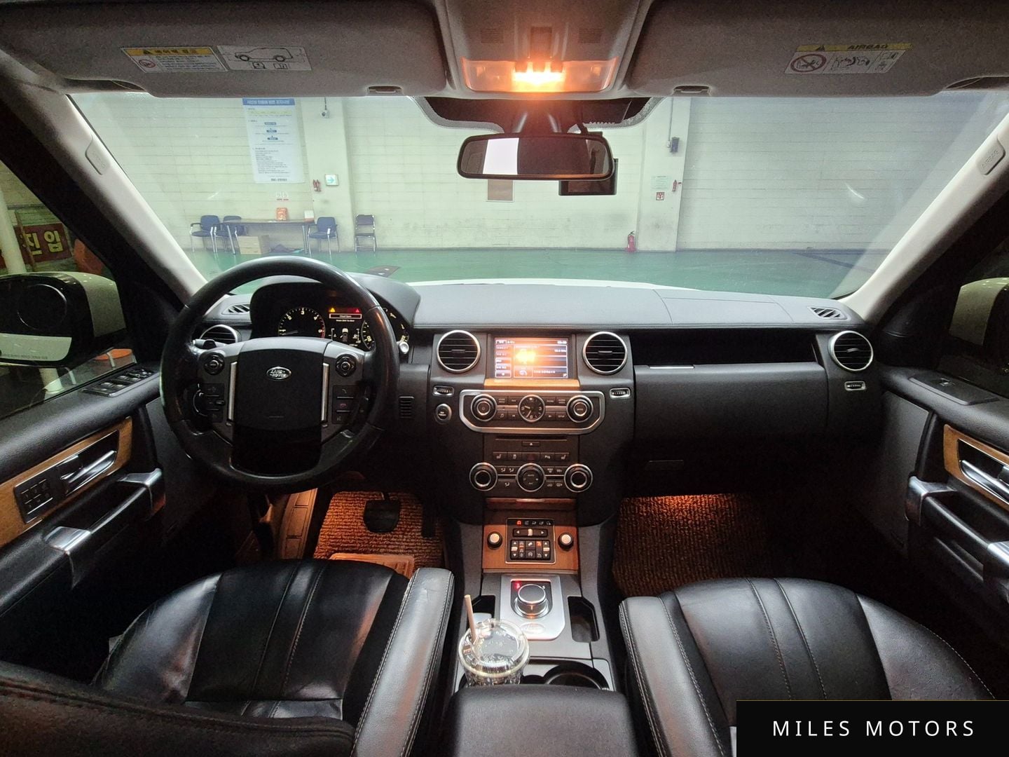 Land Rover Discovery 2015 — миниатюра 6