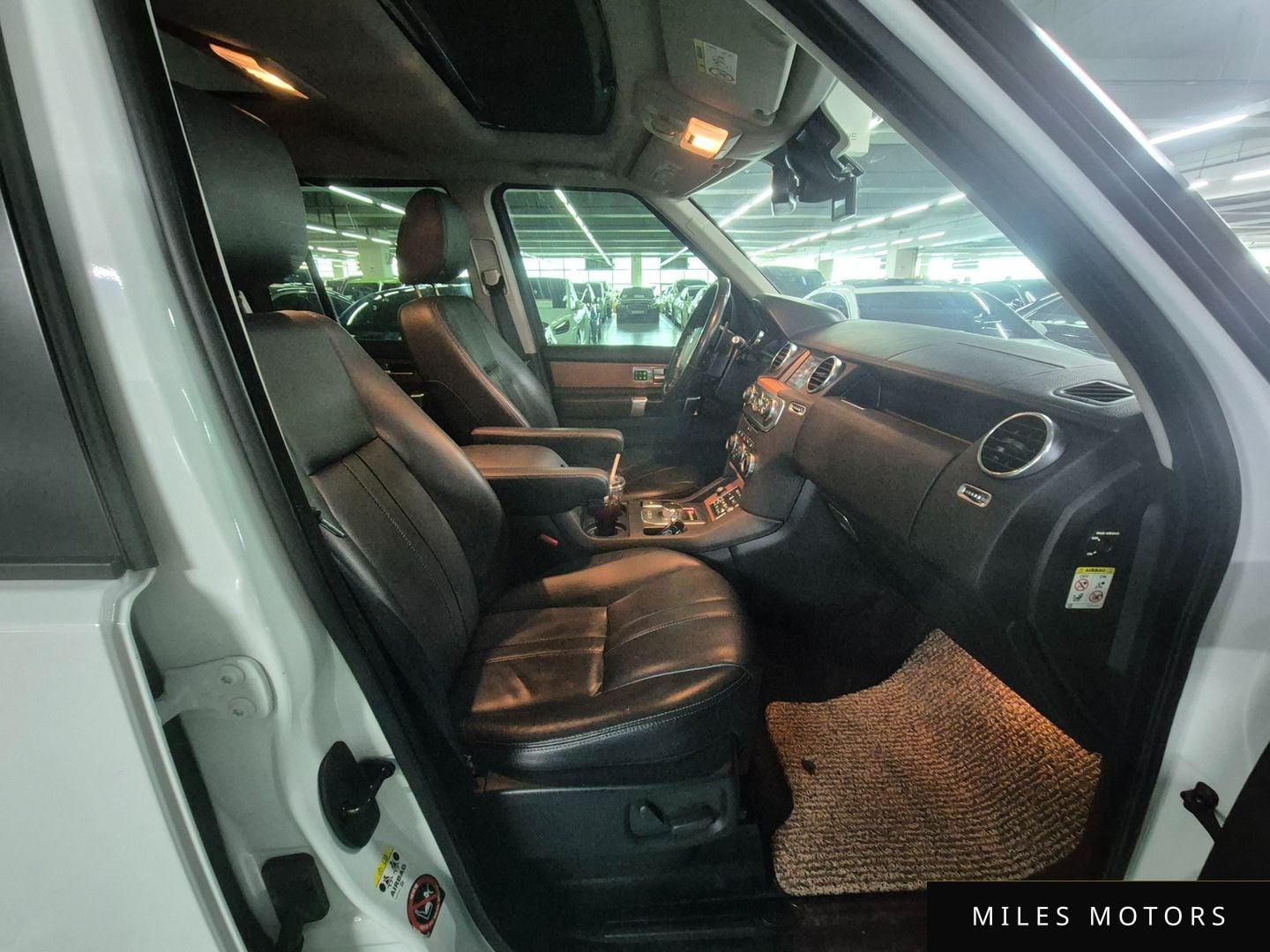 Land Rover Discovery 2015 — миниатюра 8