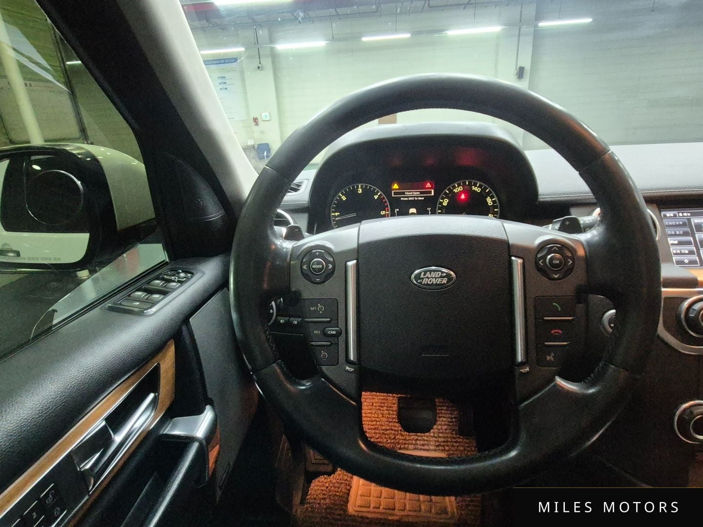 Land Rover Discovery 2015 — миниатюра 11