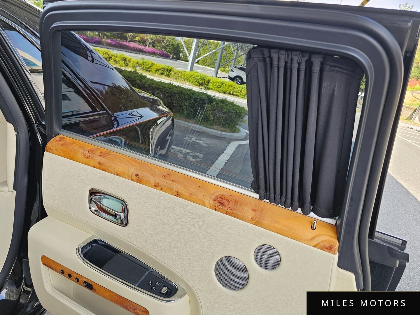 Rolls-Royce 고스트 2013 — миниатюра 11