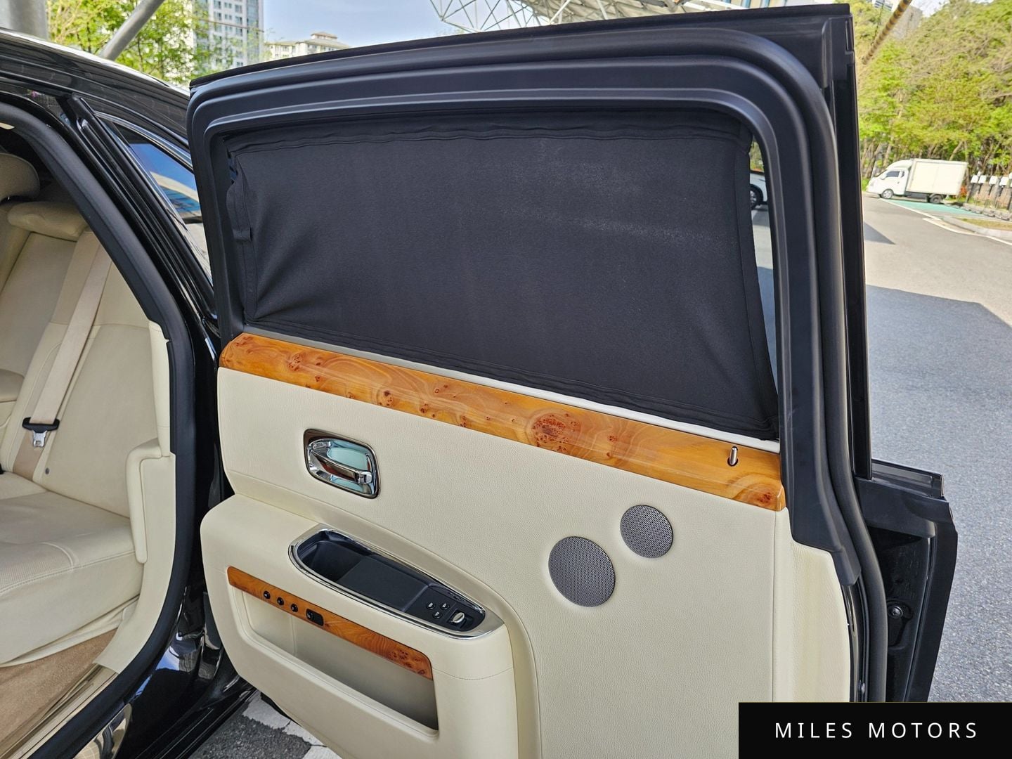 Rolls-Royce 고스트 2013 — миниатюра 12