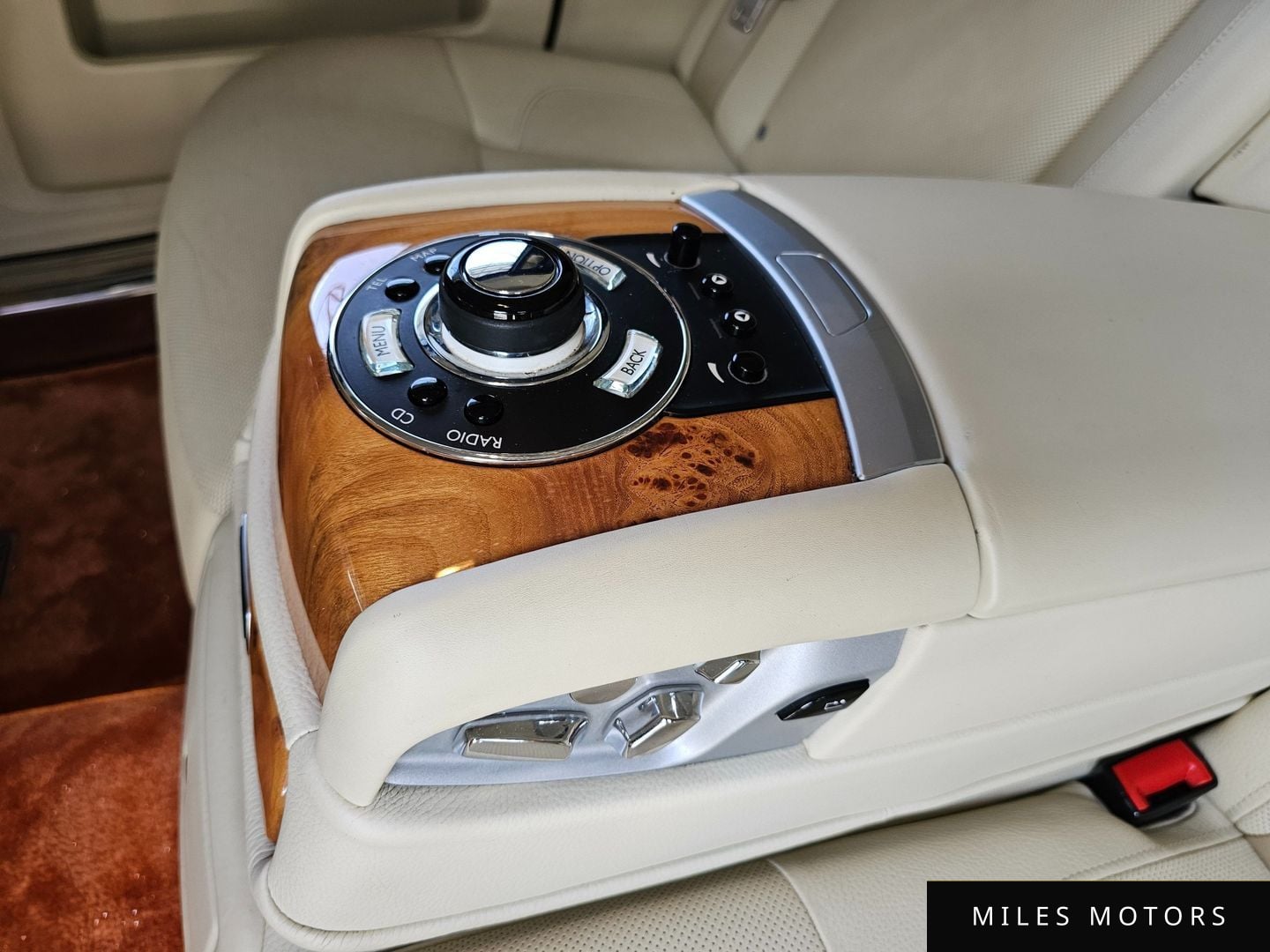 Rolls-Royce 고스트 2013 — миниатюра 13