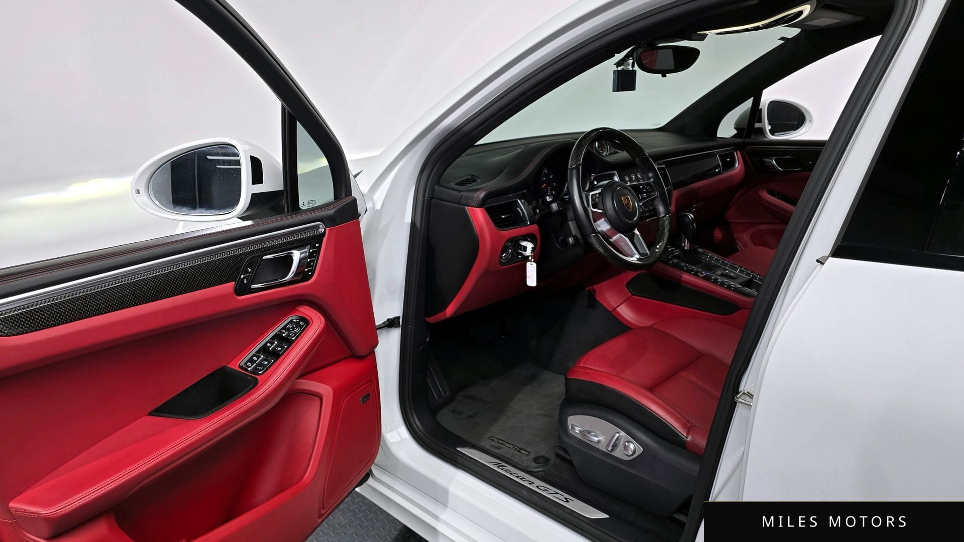 Porsche Macan 2017 — миниатюра 10