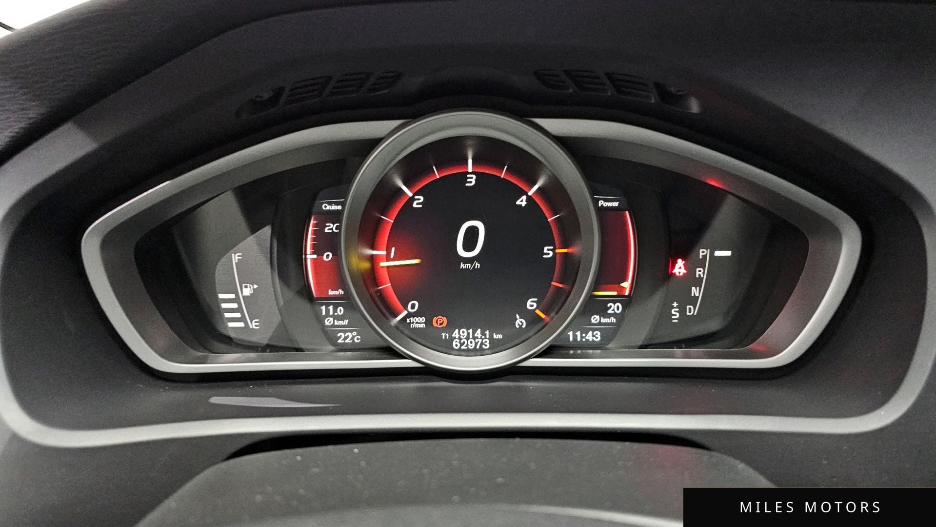 Volvo V40 2018 — миниатюра 8