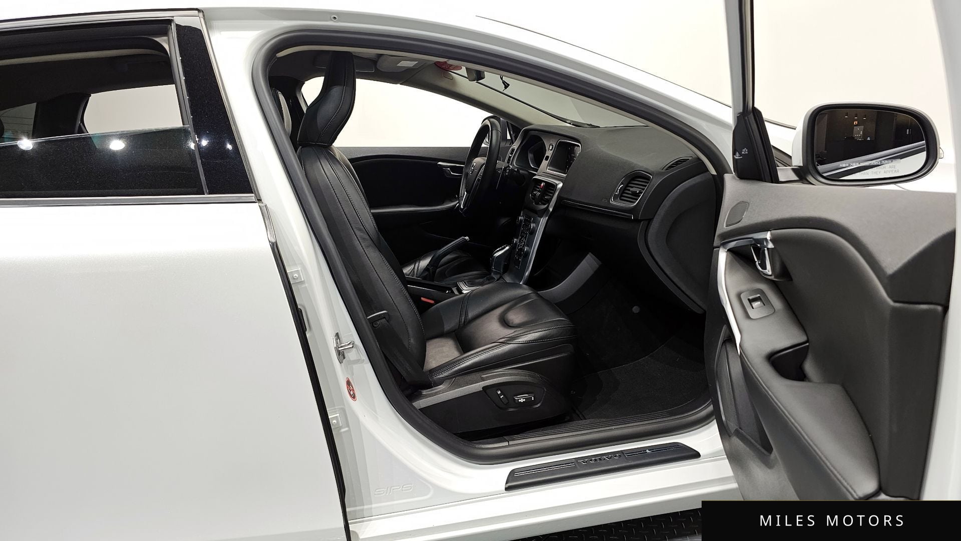 Volvo V40 2018 — миниатюра 11