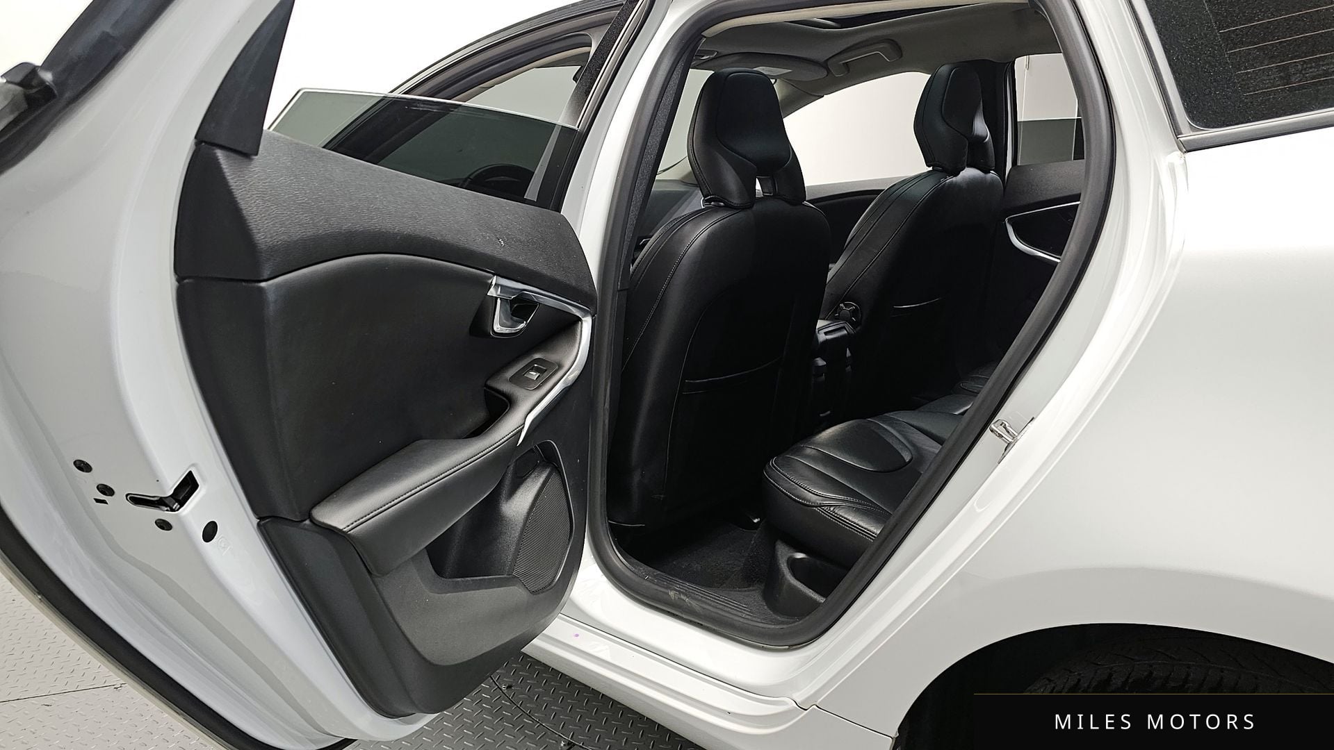 Volvo V40 2018 — миниатюра 12