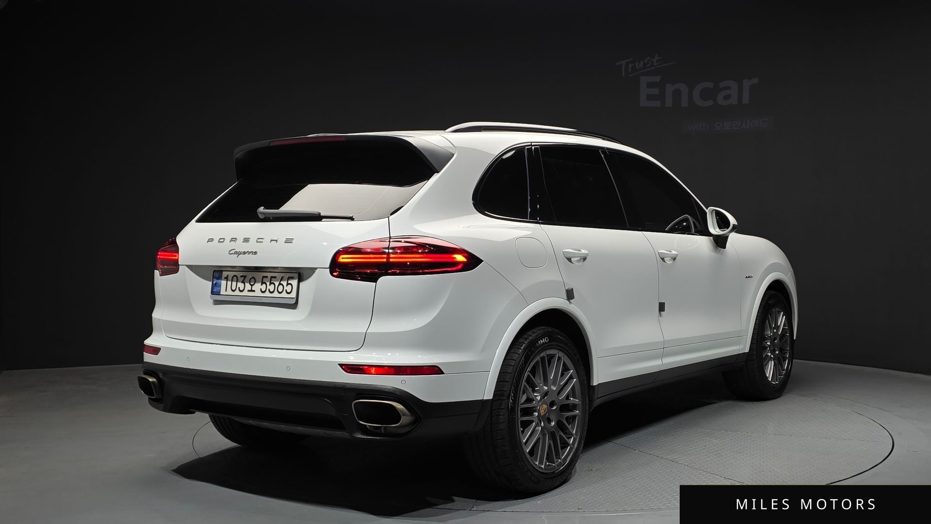 Porsche Cayenne 2017 — миниатюра 2