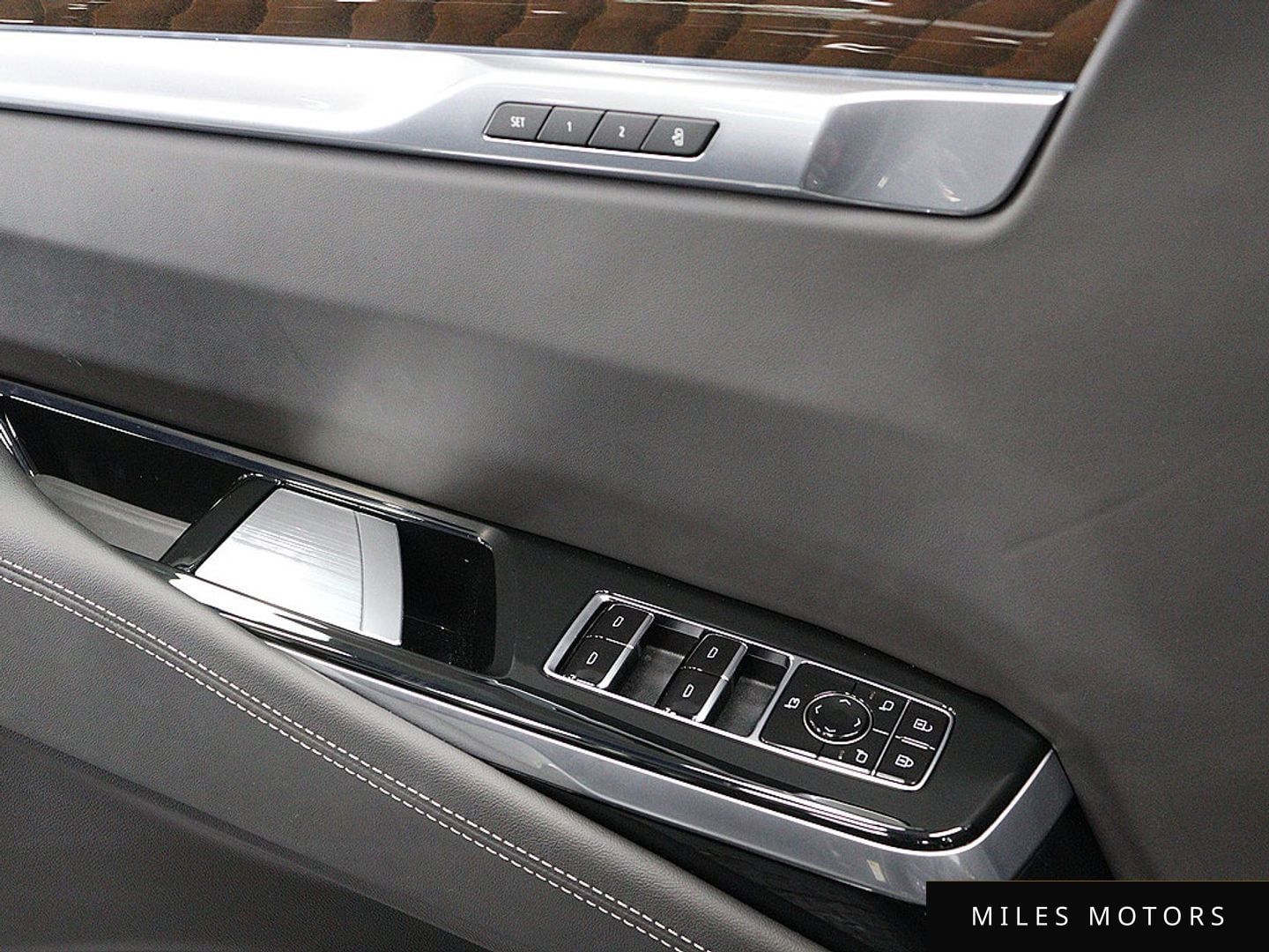 Cadillac Escalade 2025 — миниатюра 9