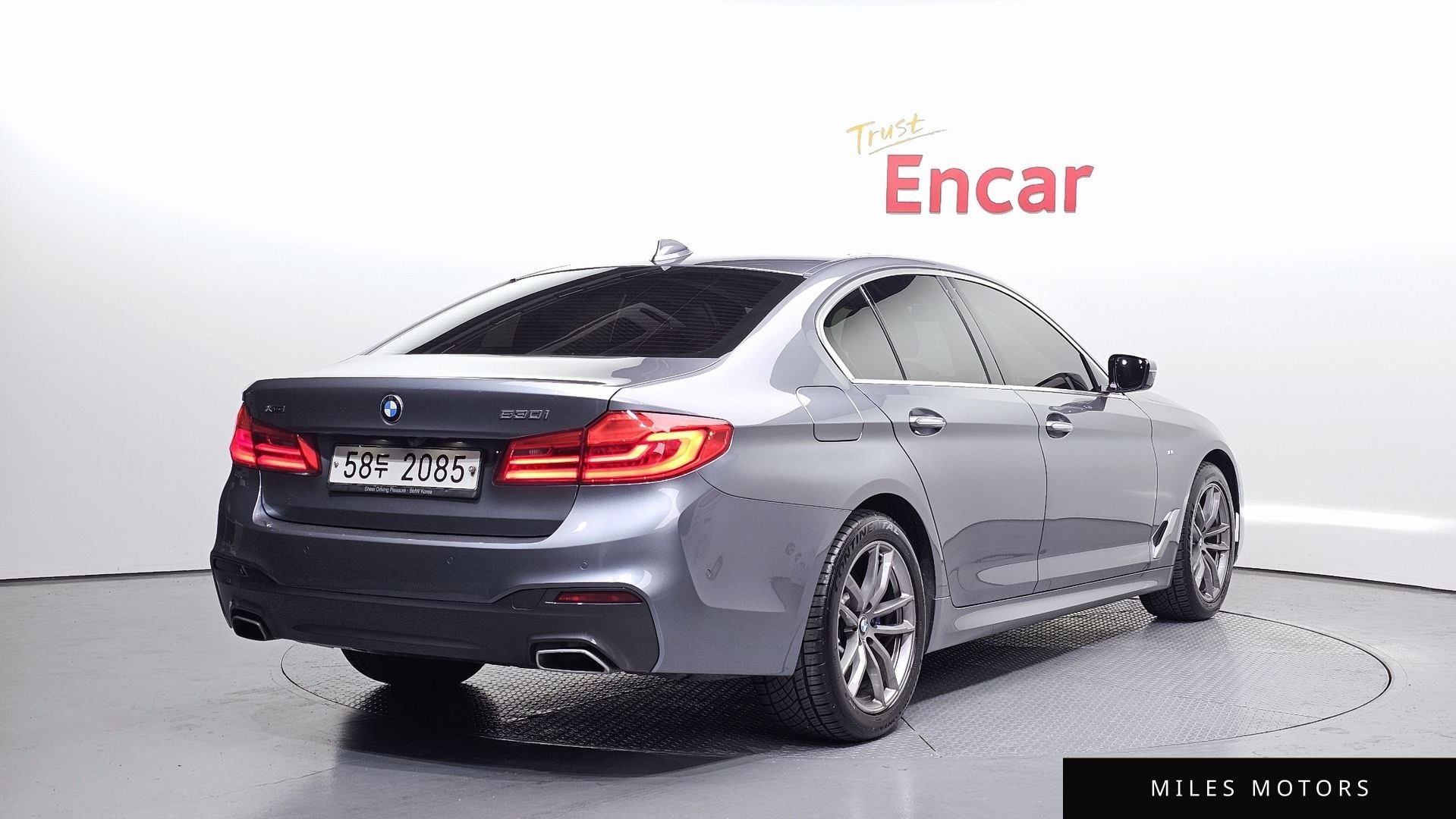 BMW 5 Series (G30) 2018 — миниатюра 2
