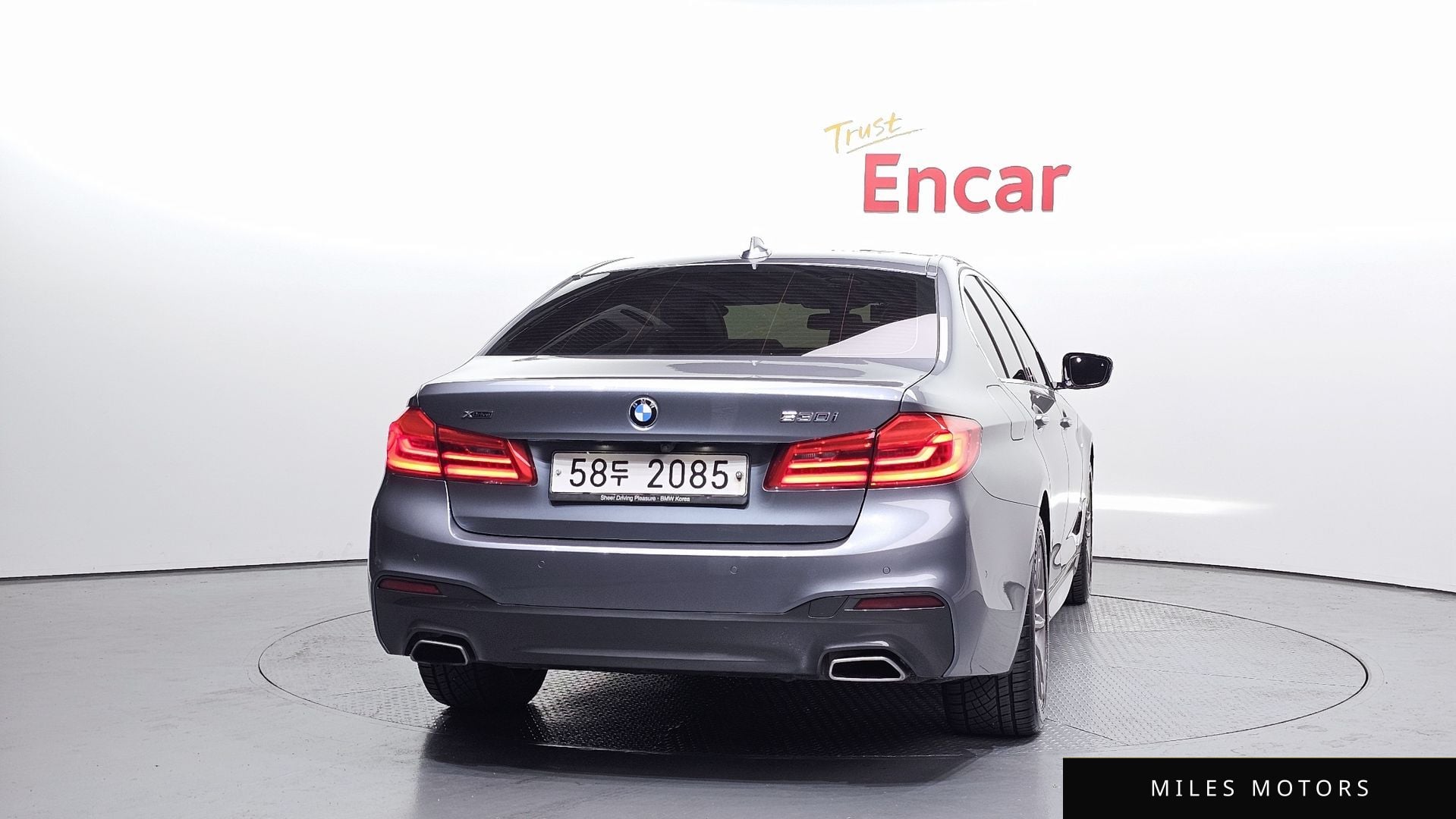BMW 5 Series (G30) 2018 — миниатюра 4