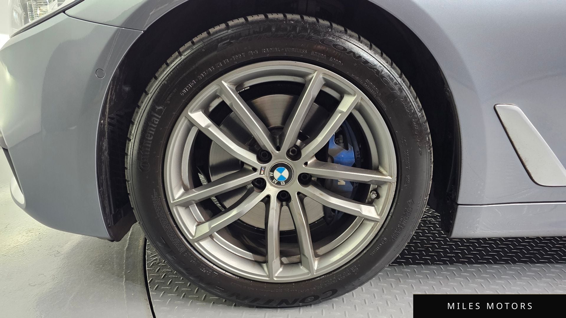 BMW 5 Series (G30) 2018 — миниатюра 5