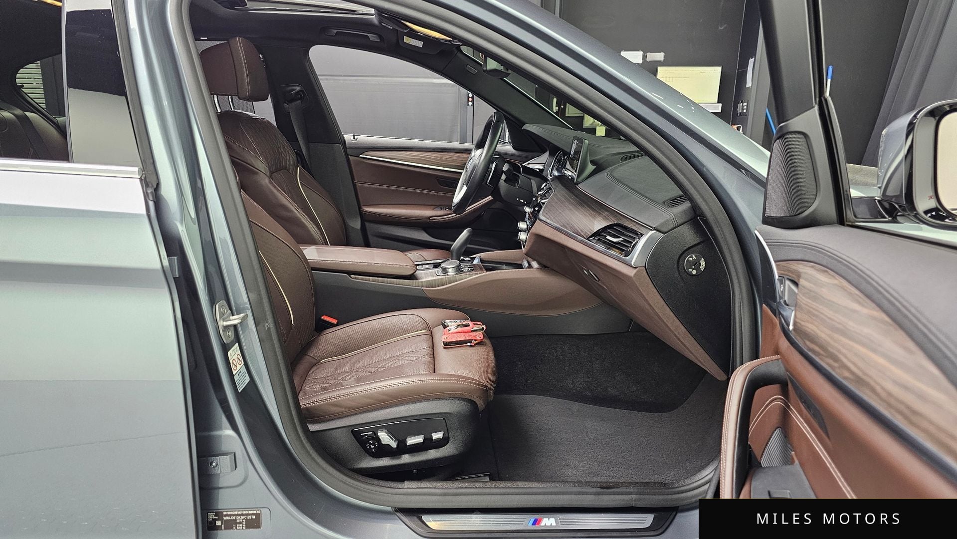 BMW 5 Series (G30) 2018 — миниатюра 12