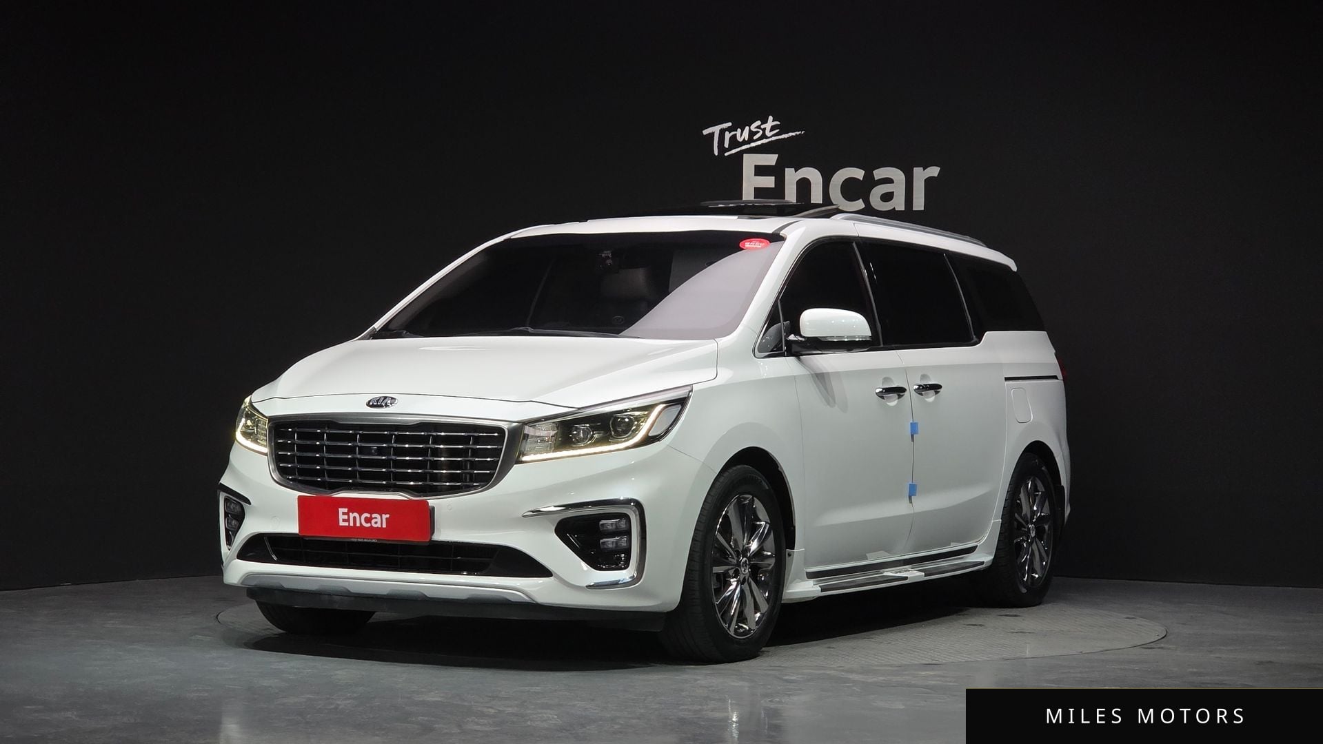 Kia Canival 2019 — фото 1 из 12