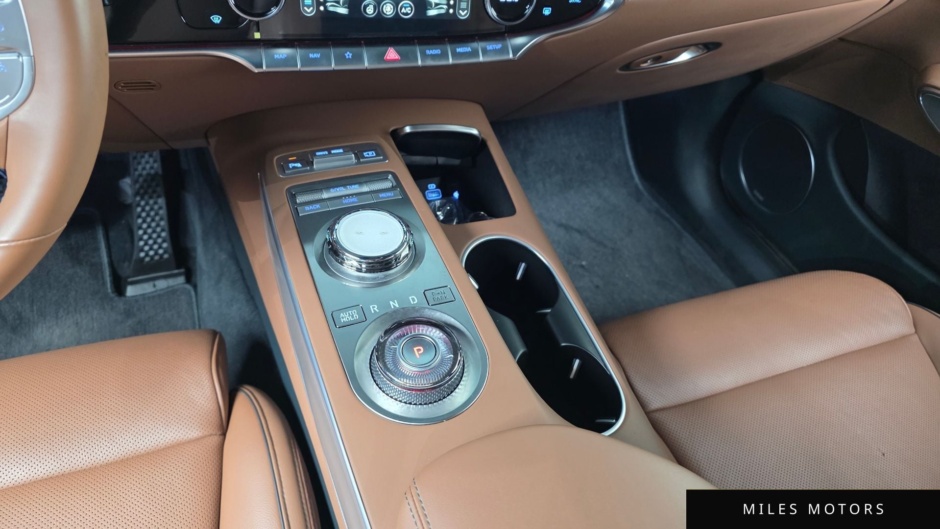 Genesis GV70 2023 — миниатюра 12