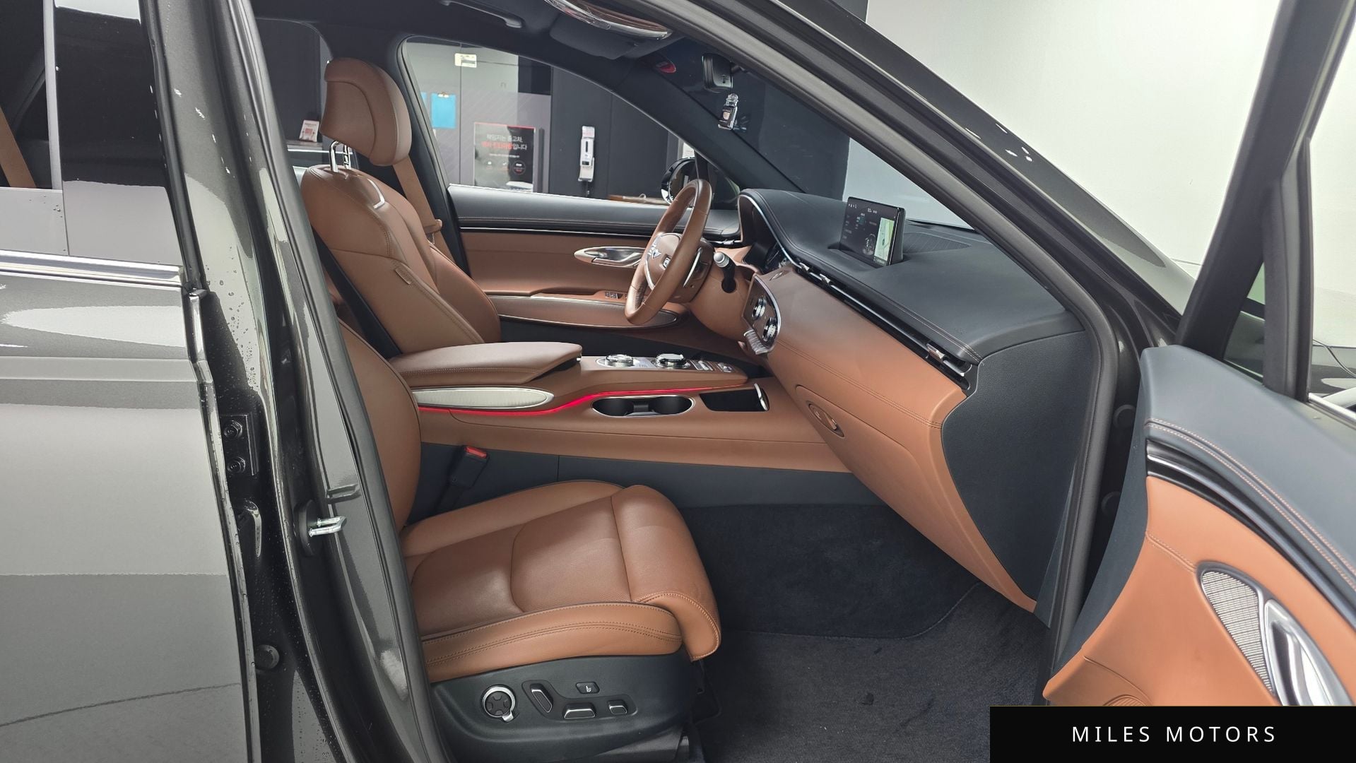 Genesis GV70 2023 — миниатюра 17