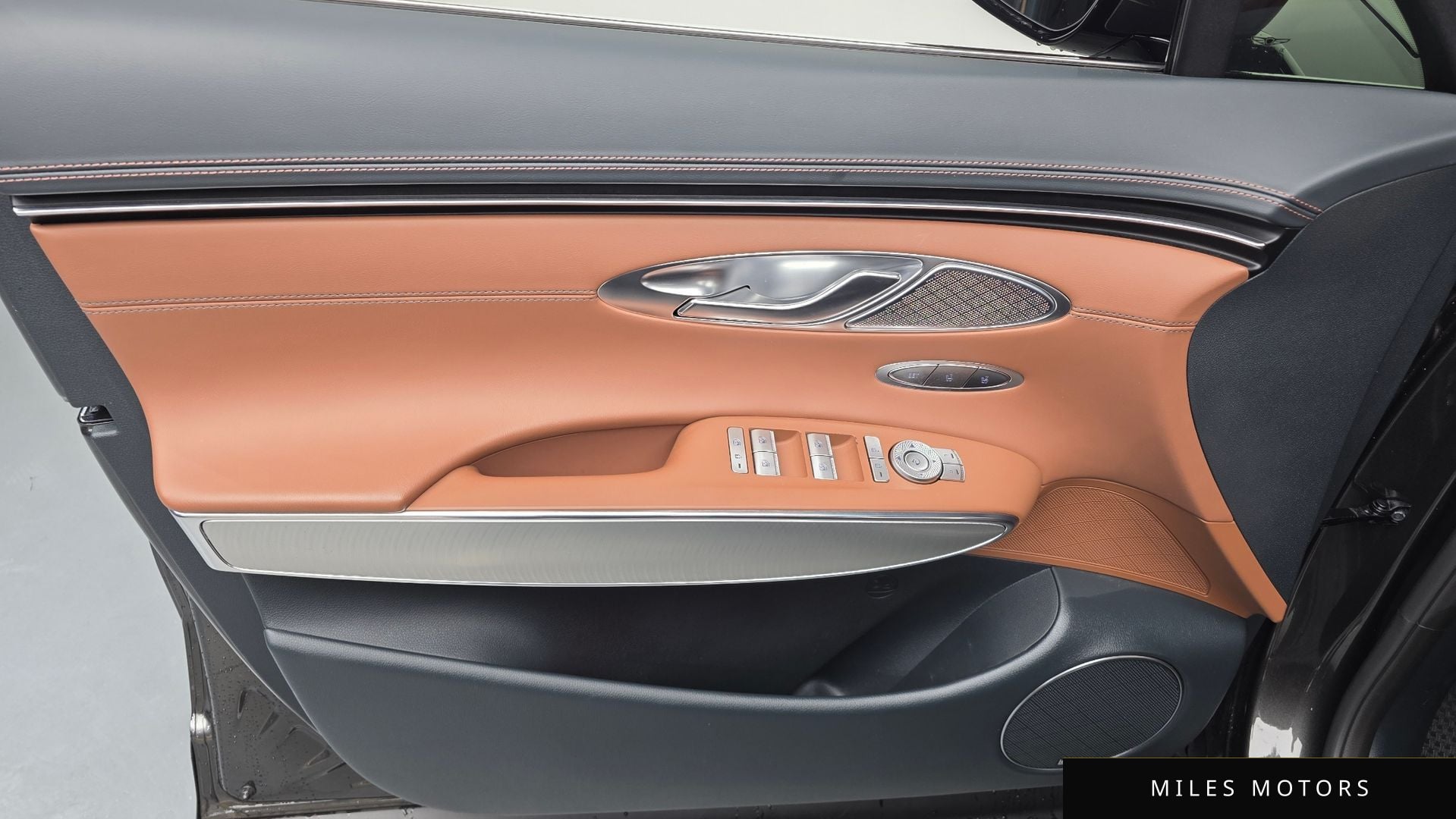 Genesis GV70 2023 — миниатюра 14
