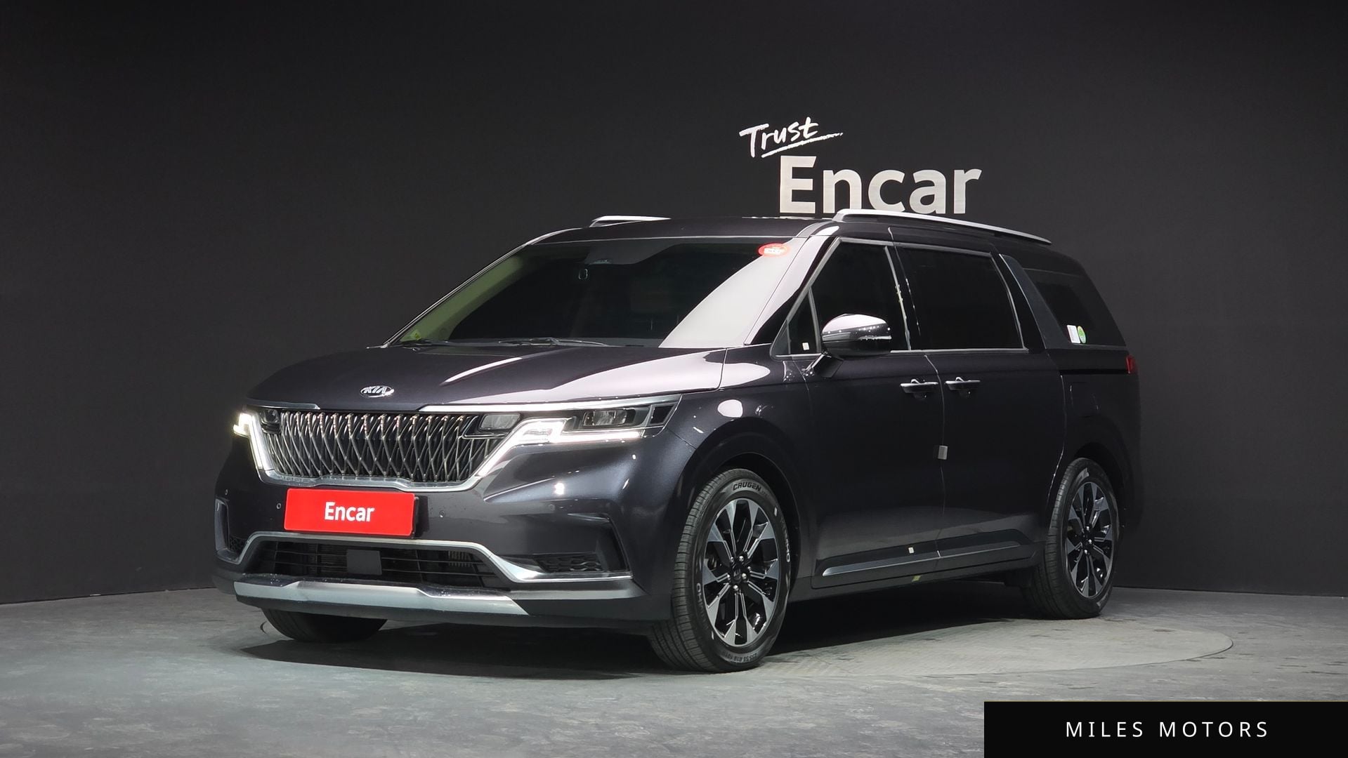 Kia Carnival 2021 — фото 1 из 12