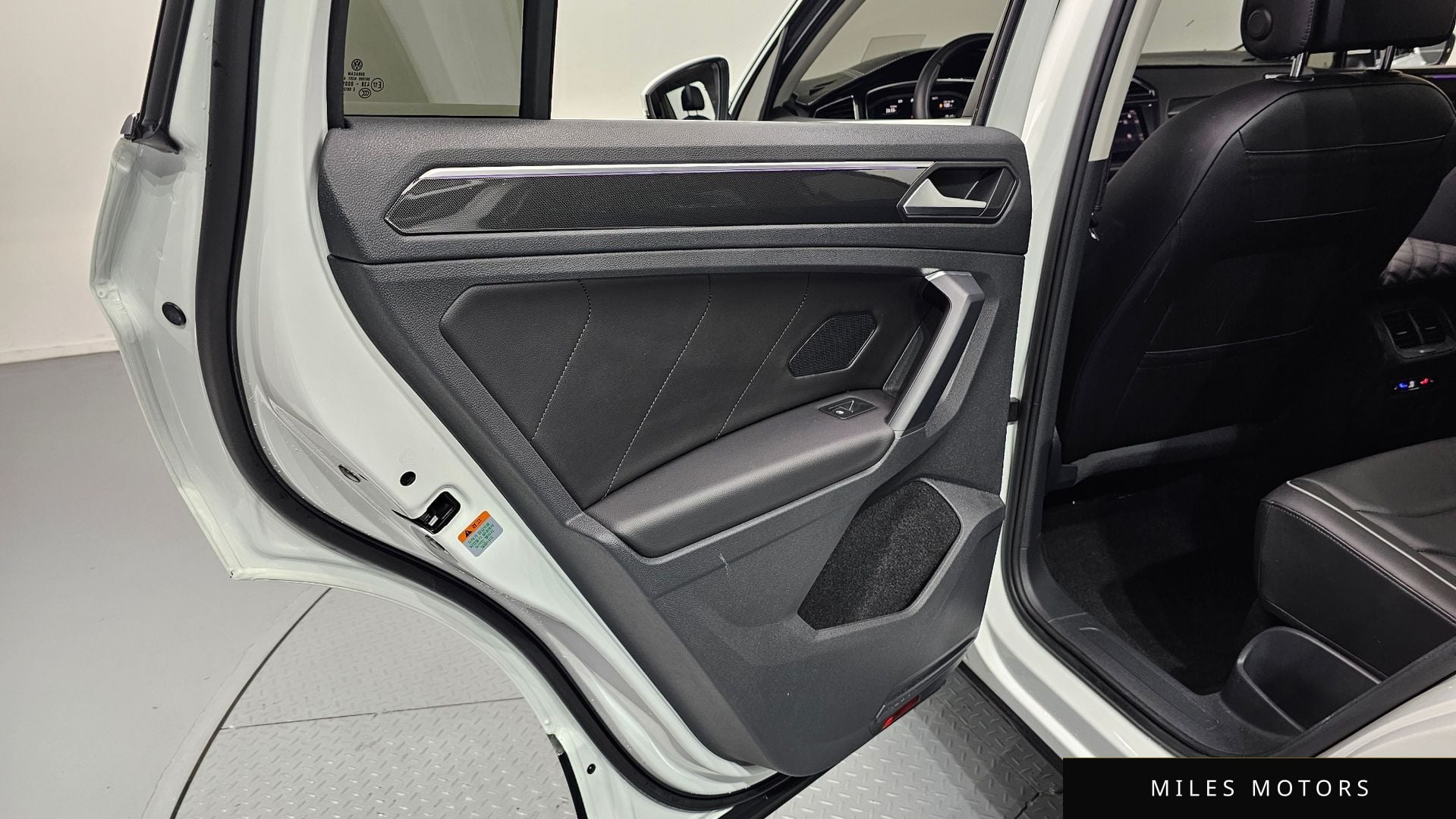Volkswagen 티구안 2022 — миниатюра 15