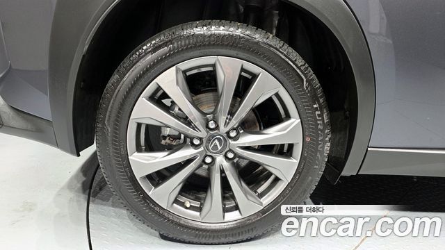 Лексус UX250h 2024 — миниатюра 5