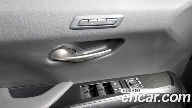 Лексус UX250h 2024 — миниатюра 25