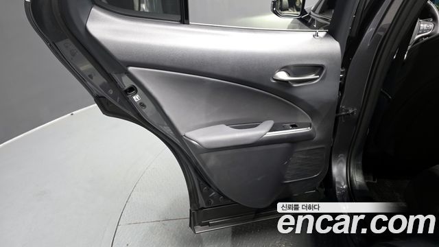 Лексус UX250h 2024 — миниатюра 15