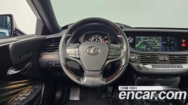 Лексус LS500 2018 — миниатюра 12