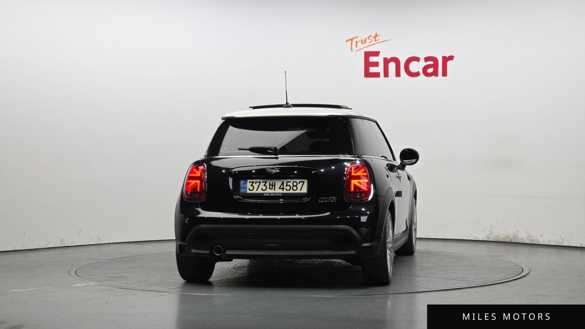 MINI 쿠퍼 2023 — миниатюра 4