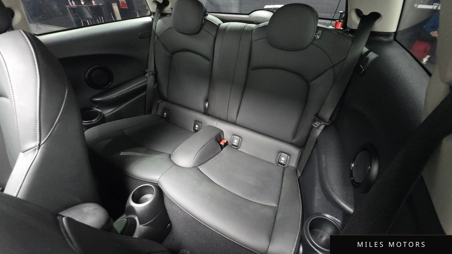 MINI 쿠퍼 2023 — миниатюра 18